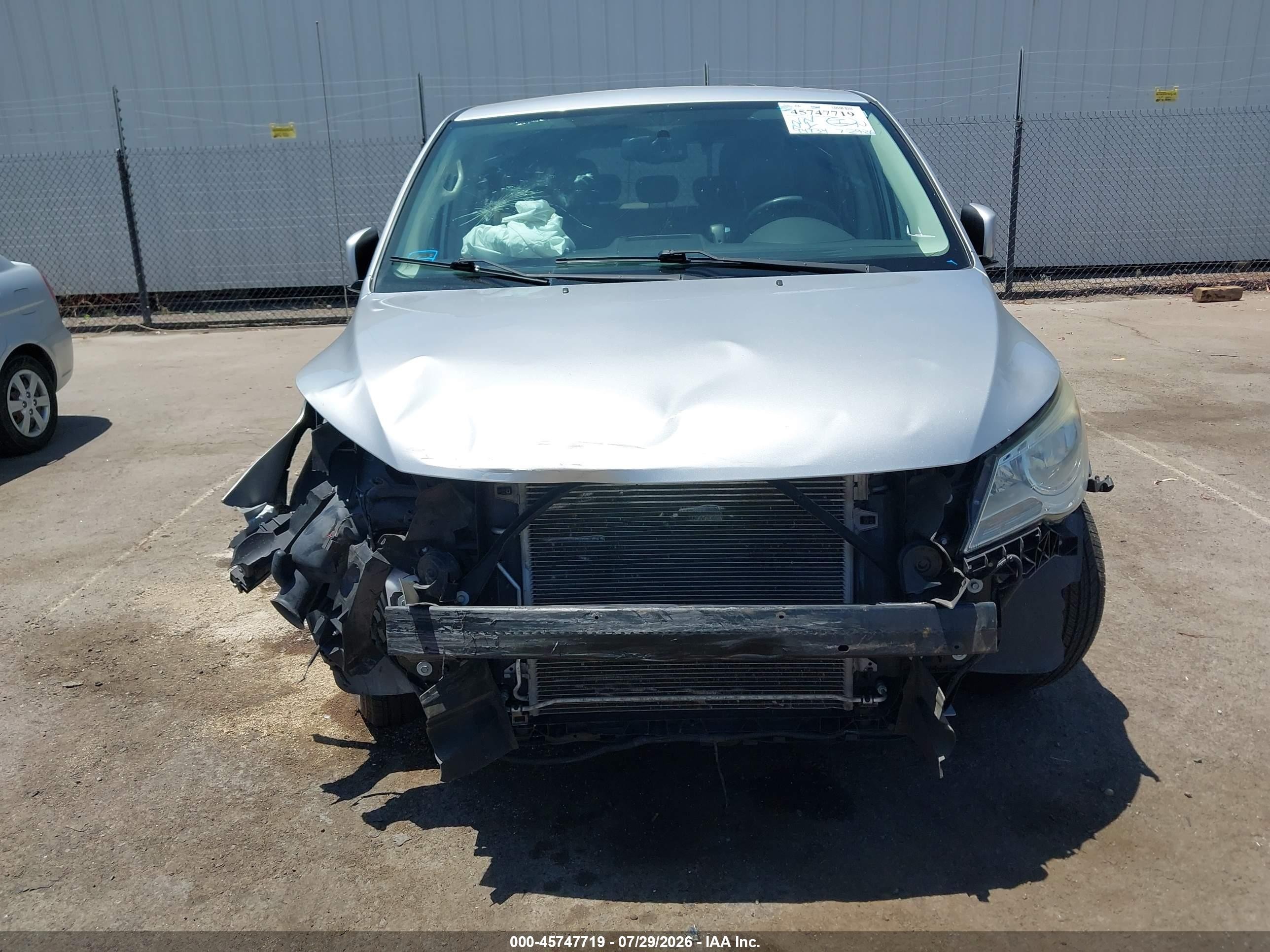 2010 Volkswagen Routan Se Silver vin: 2V4RW3D16AR231072