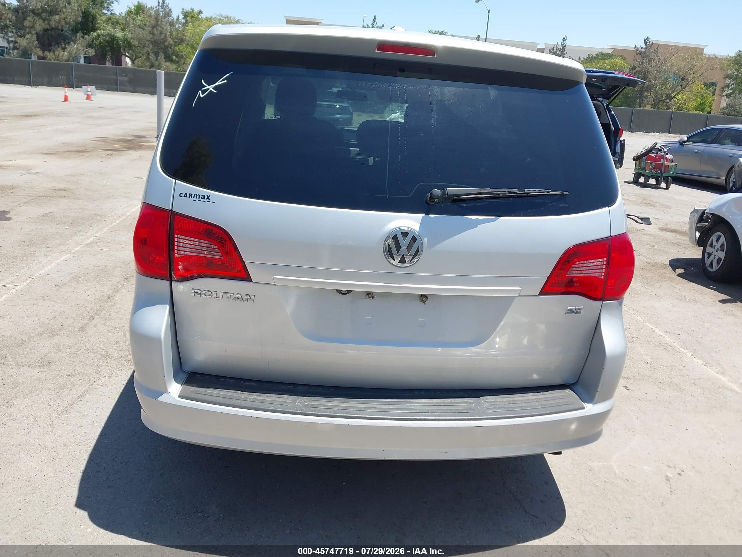 2010 Volkswagen Routan Se Silver vin: 2V4RW3D16AR231072