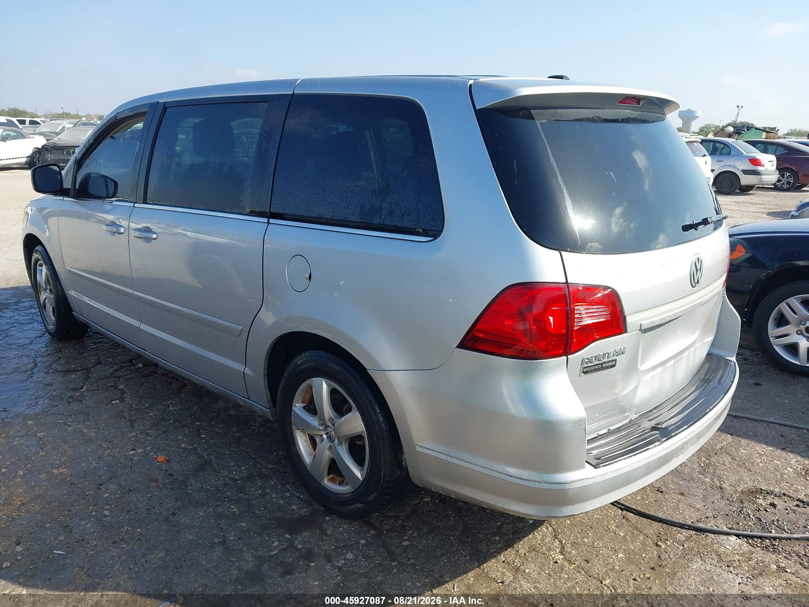 2010 Volkswagen Routan Se Серебряный vin: 2V4RW3D16AR294592