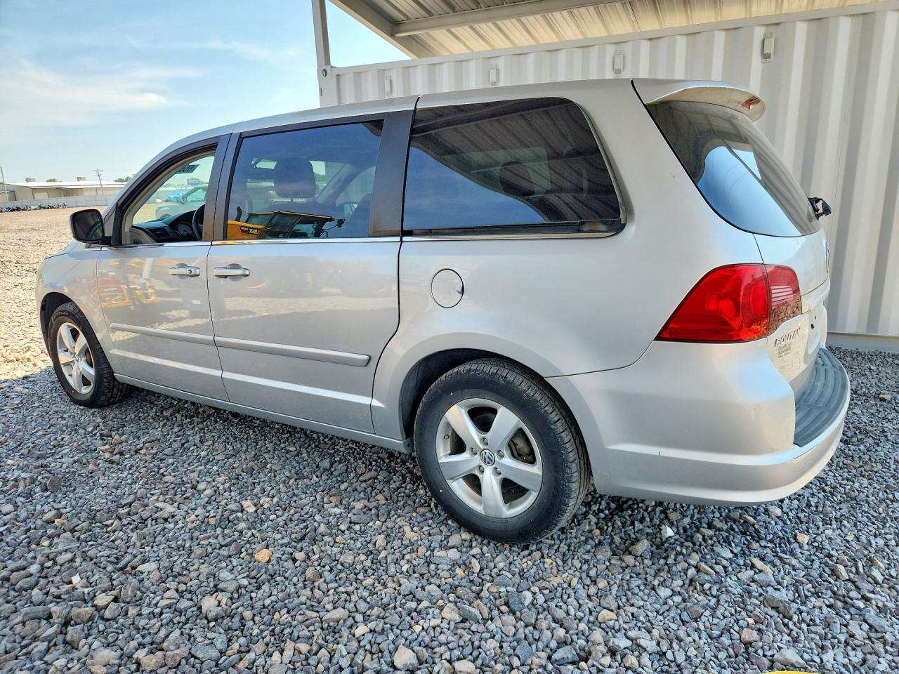 2010 Volkswagen Routan Se Silver vin: 2V4RW3D17AR268194