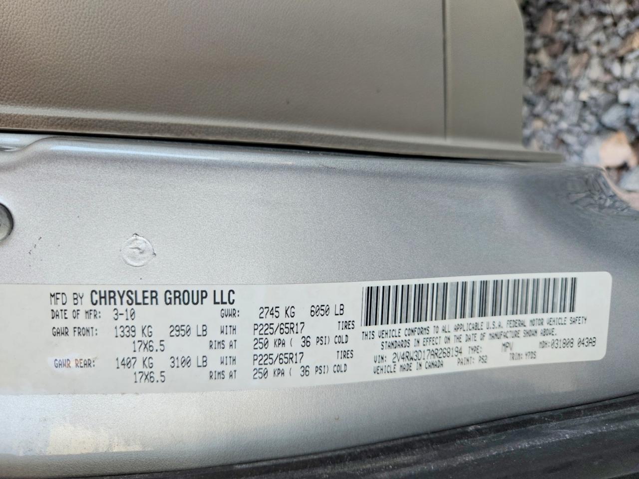 2010 Volkswagen Routan Se Silver vin: 2V4RW3D17AR268194