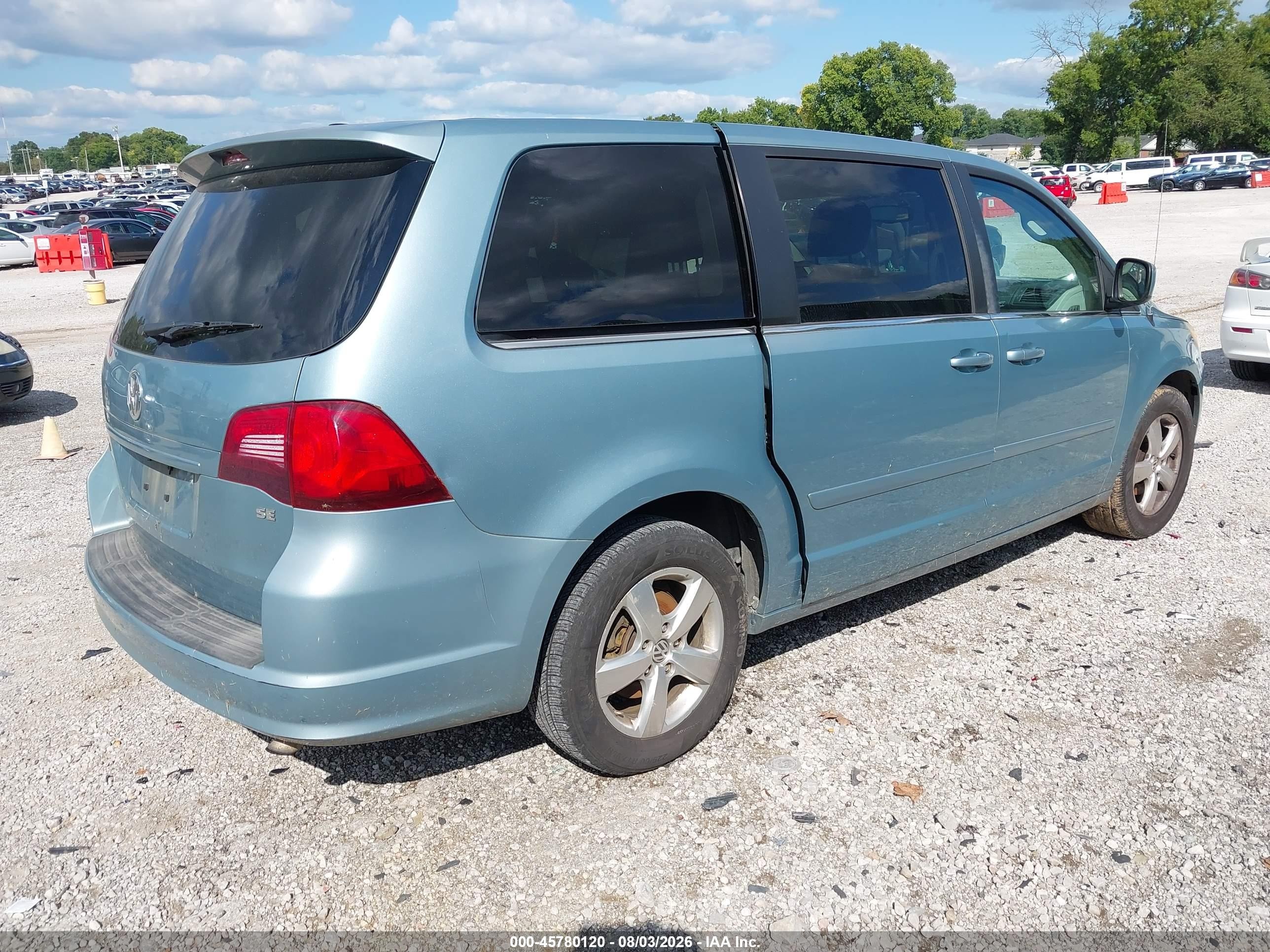 2010 Volkswagen Routan Se Blue vin: 2V4RW3D18AR231350