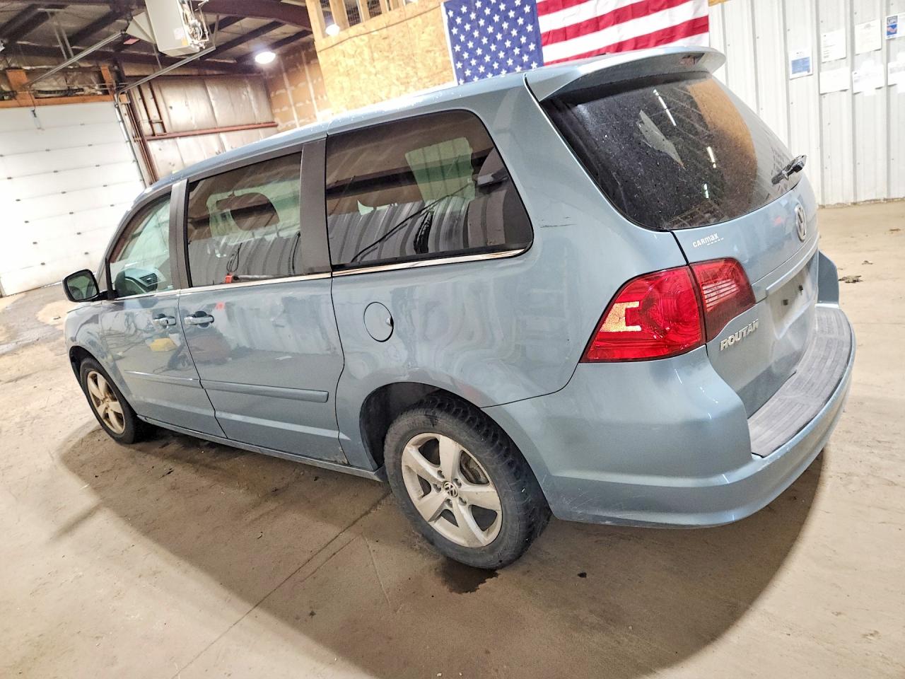 2010 Volkswagen Routan Se Blue vin: 2V4RW3D18AR236967