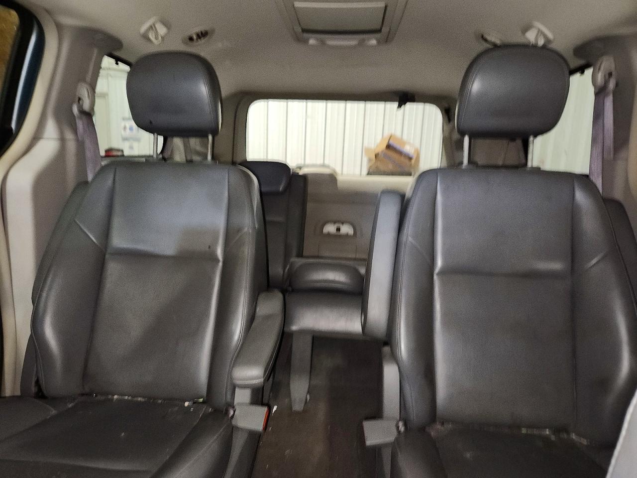 2010 Volkswagen Routan Se Blue vin: 2V4RW3D18AR236967