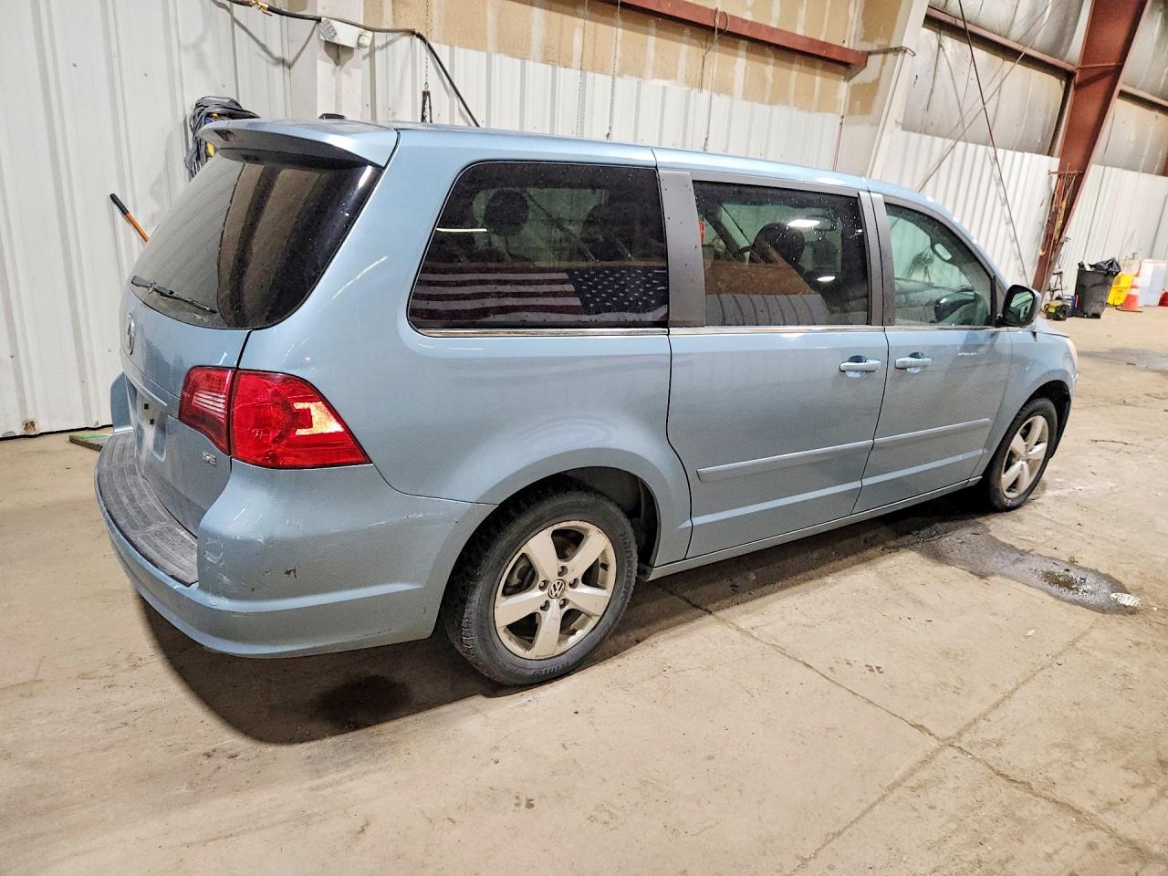 2010 Volkswagen Routan Se Blue vin: 2V4RW3D18AR236967