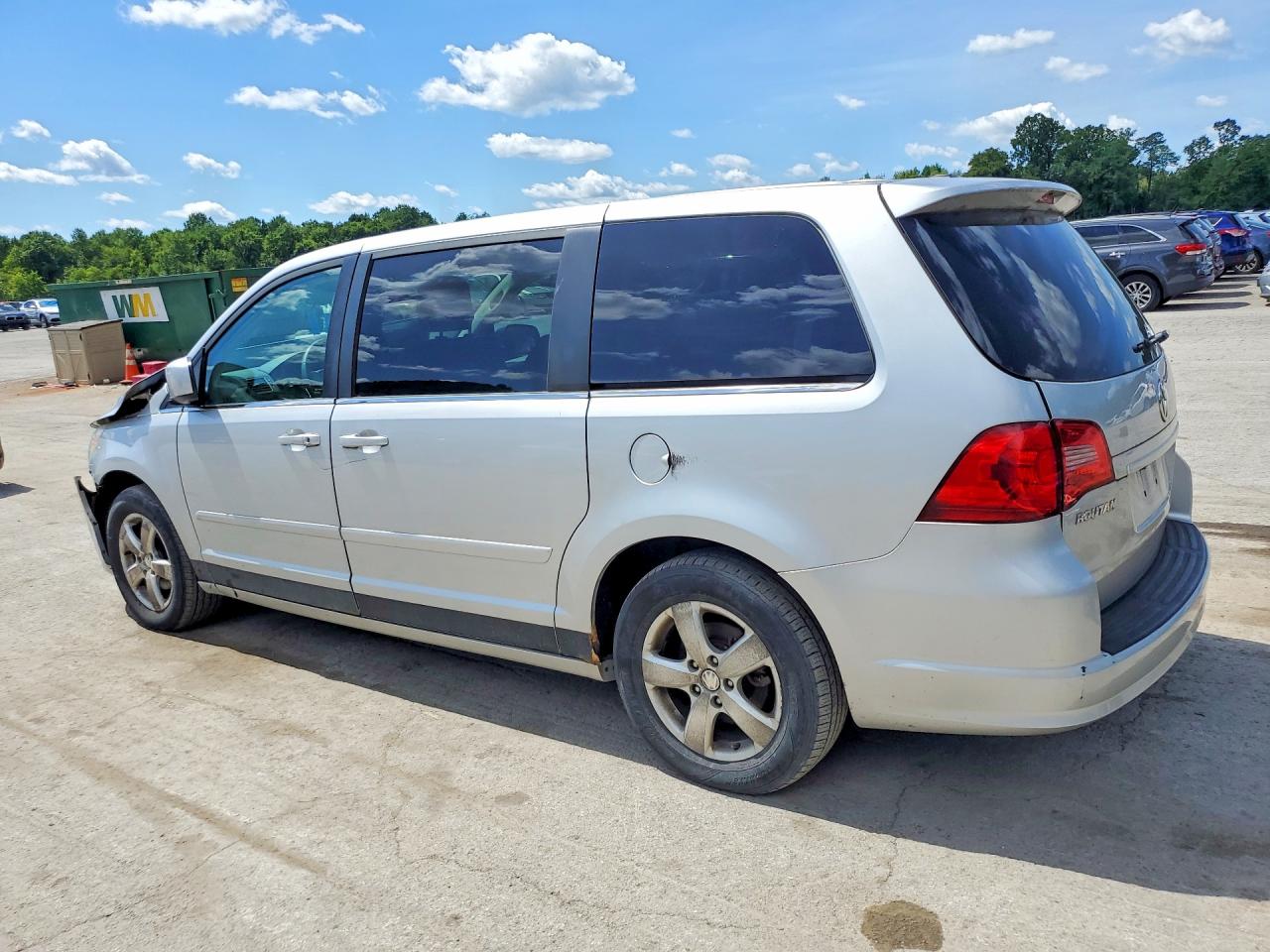 2010 Volkswagen Routan Se Silver vin: 2V4RW3D18AR388179