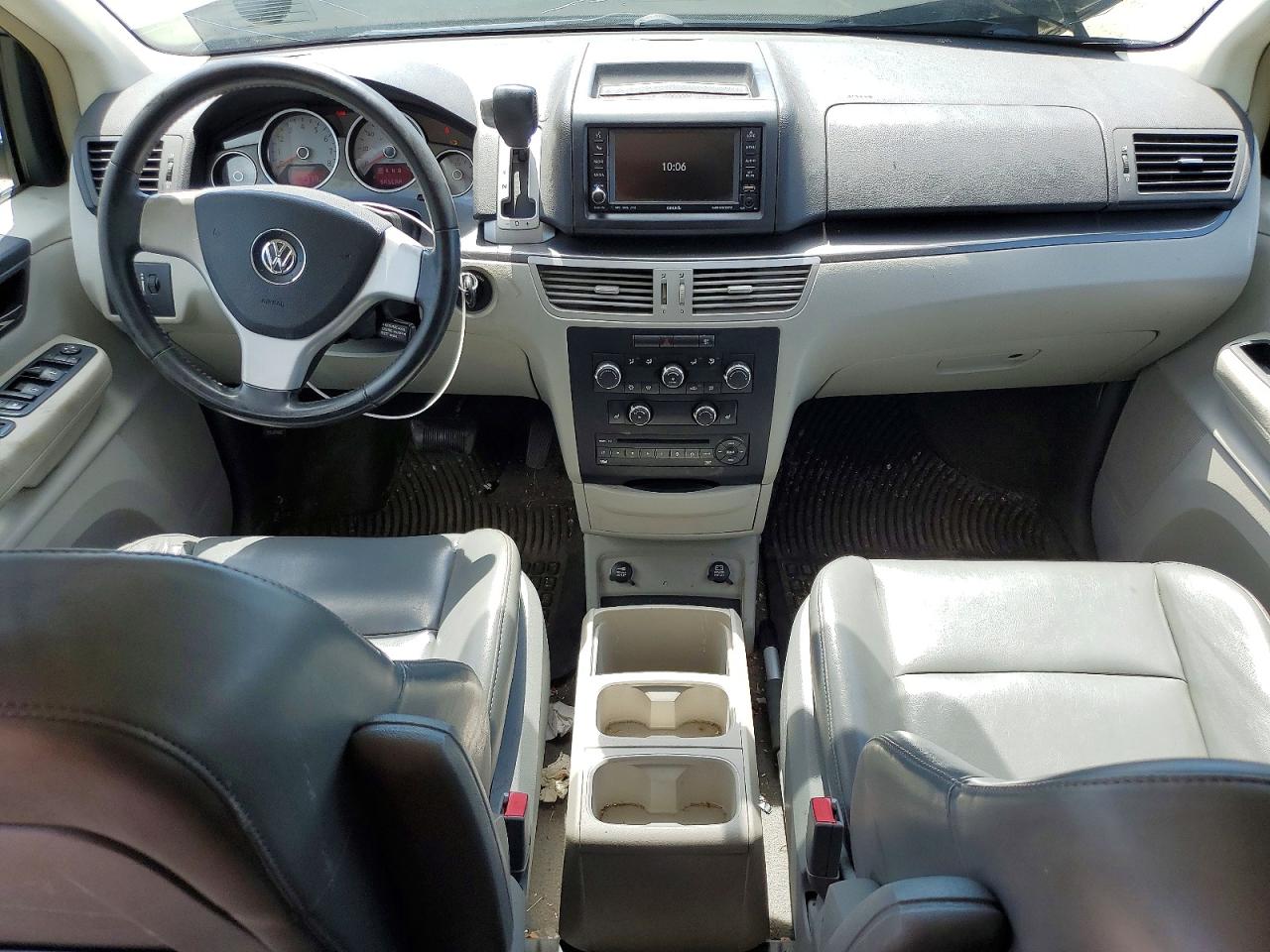 2010 Volkswagen Routan Se Silver vin: 2V4RW3D18AR388179