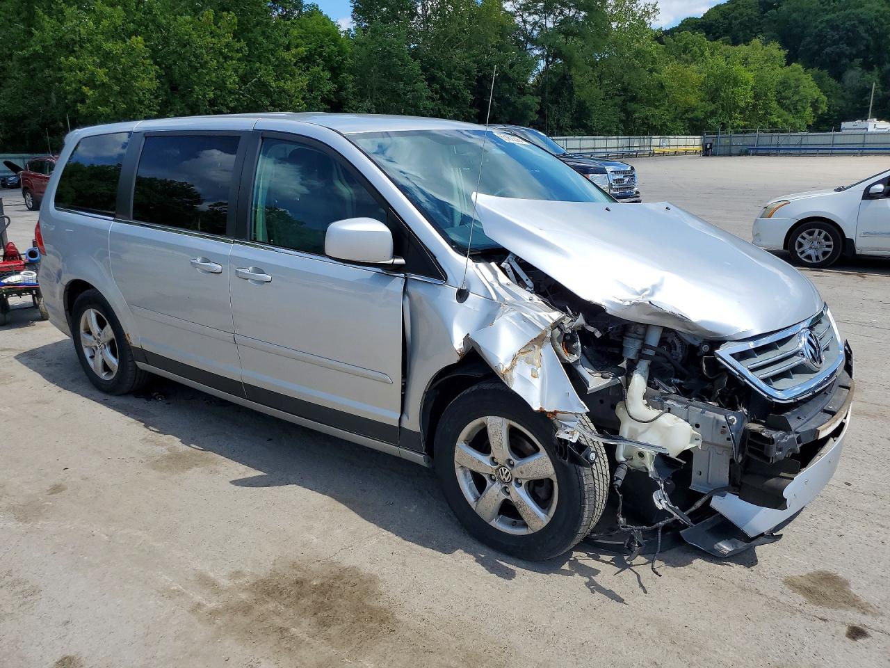 2010 Volkswagen Routan Se Silver vin: 2V4RW3D18AR388179
