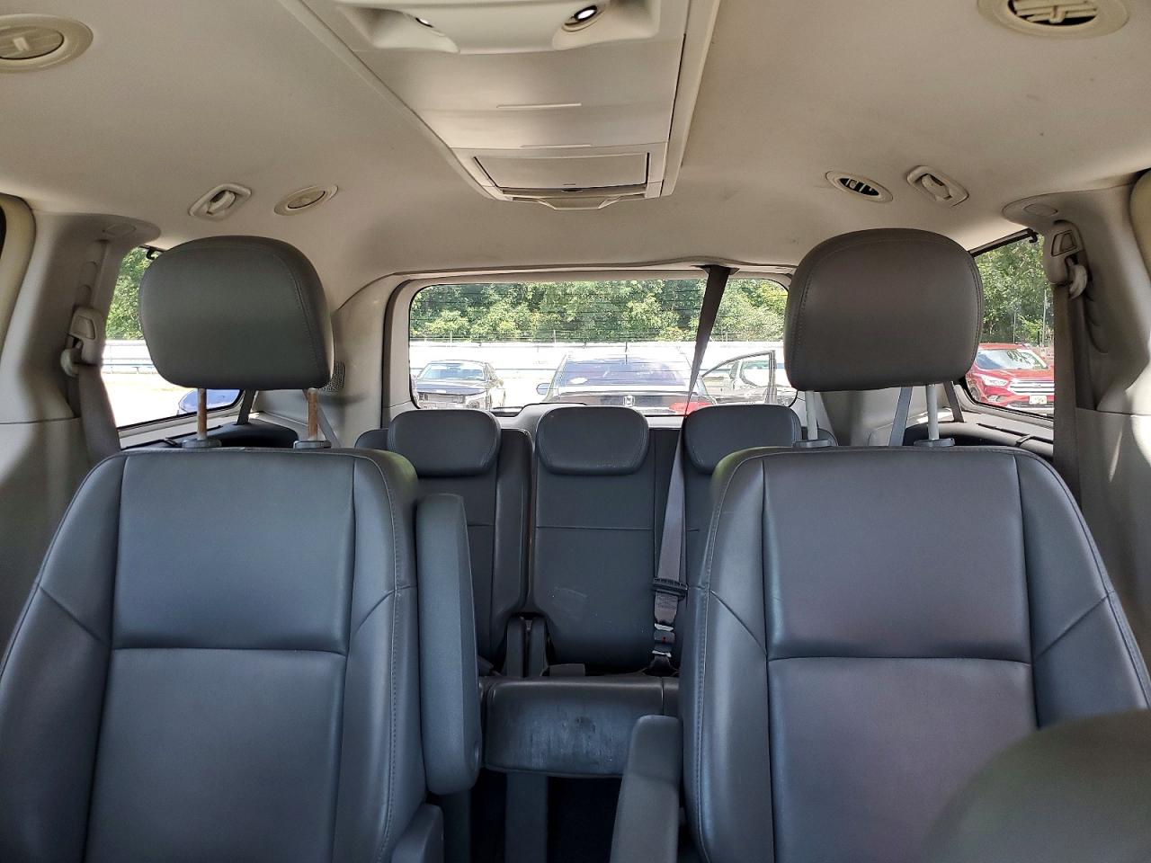 2010 Volkswagen Routan Se Silver vin: 2V4RW3D18AR388179