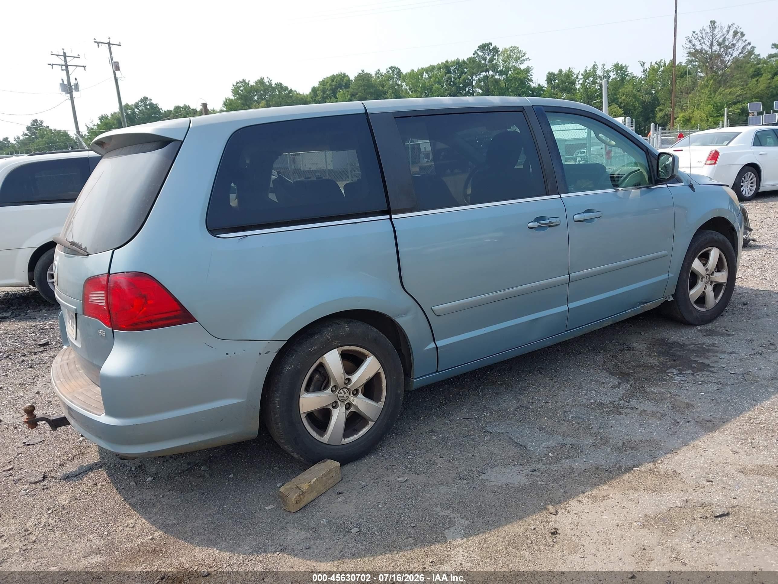 2010 Volkswagen Routan Se Blue vin: 2V4RW3D19AR167237