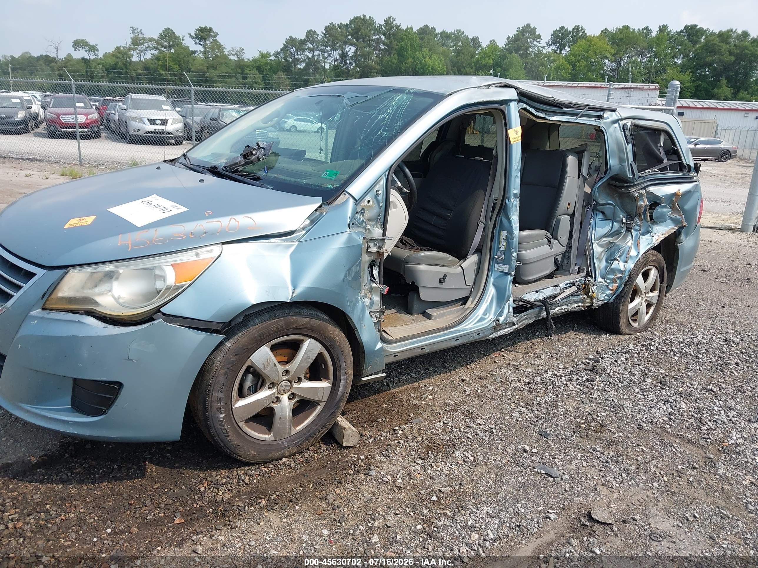 2010 Volkswagen Routan Se Blue vin: 2V4RW3D19AR167237