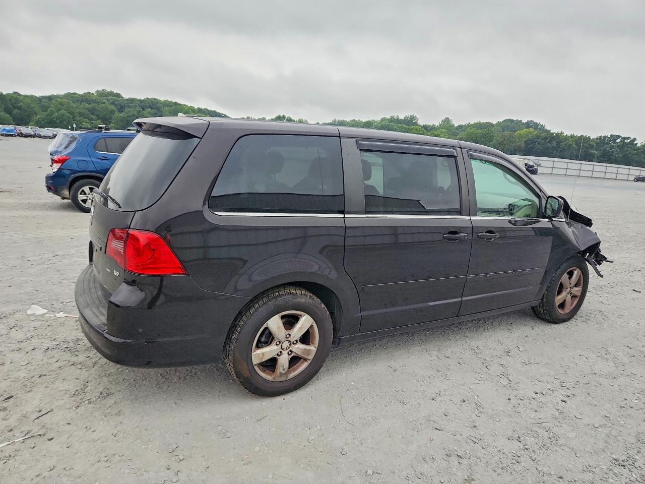 2010 Volkswagen Routan Se Black vin: 2V4RW3D19AR388059