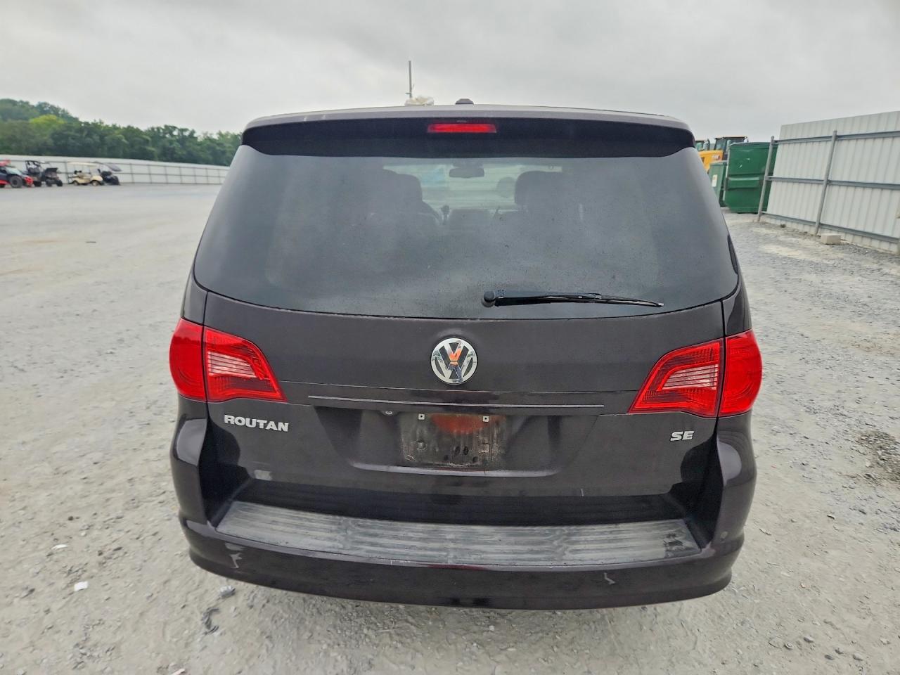 2010 Volkswagen Routan Se Black vin: 2V4RW3D19AR388059