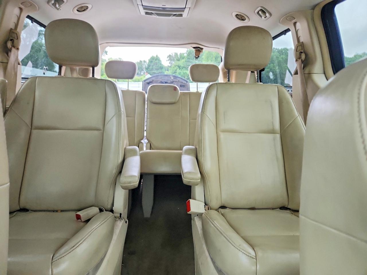 2010 Volkswagen Routan Se Black vin: 2V4RW3D19AR388059
