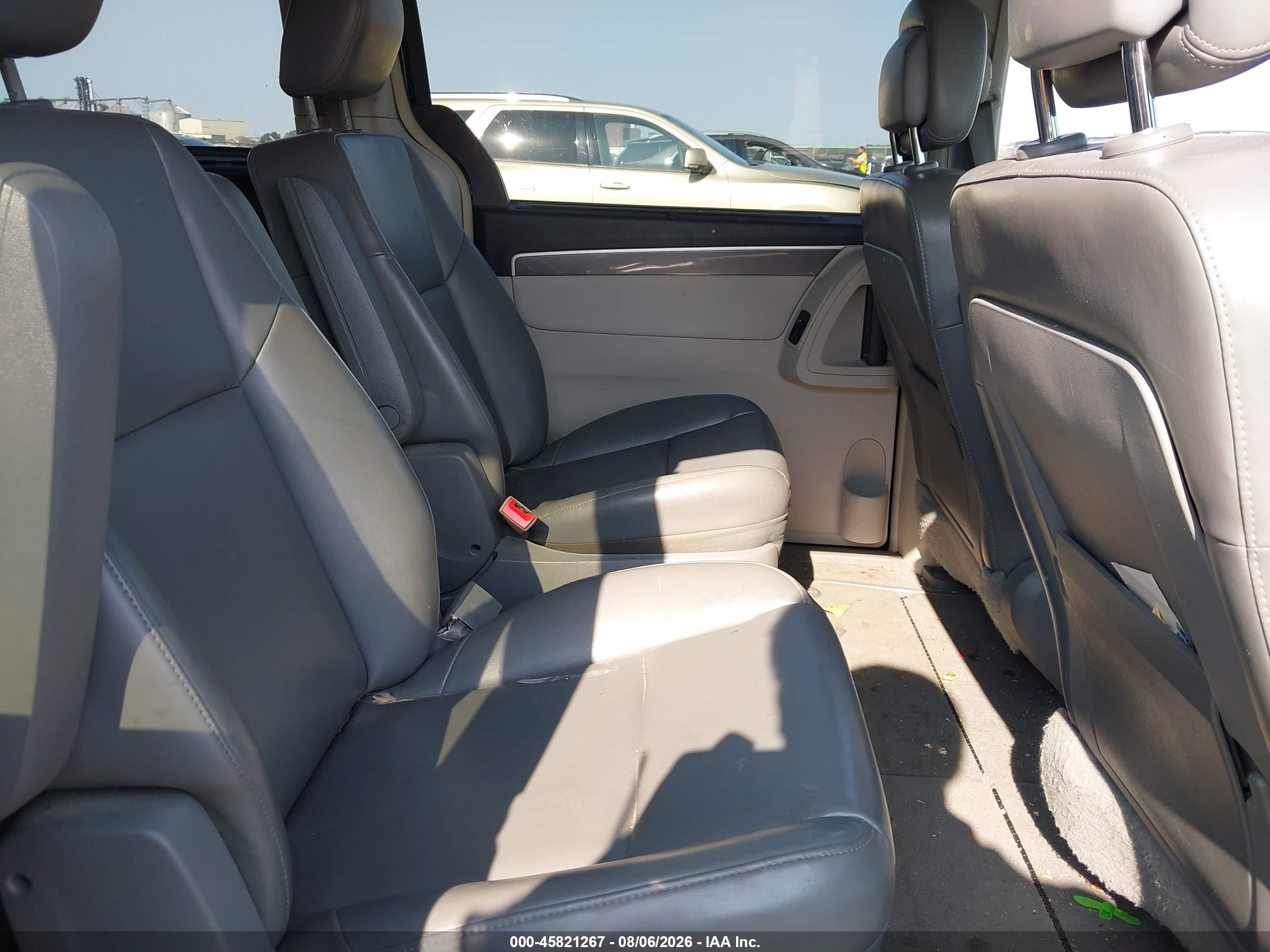 2010 Volkswagen Routan Se Dark Blue vin: 2V4RW3D19AR388286