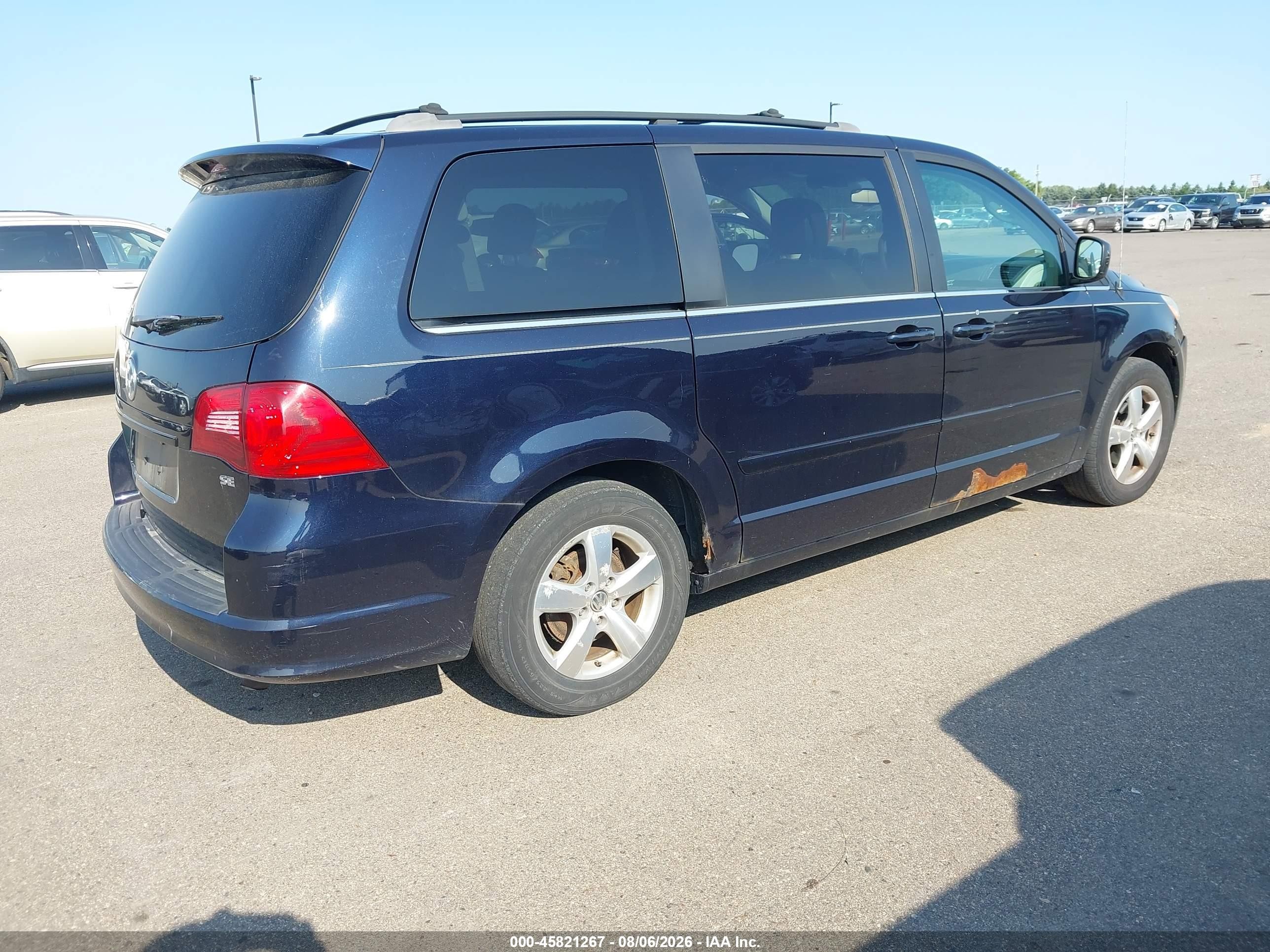2010 Volkswagen Routan Se Dark Blue vin: 2V4RW3D19AR388286