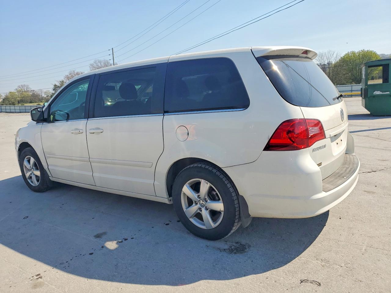2010 Volkswagen Routan Se White vin: 2V4RW3D1XAR246044