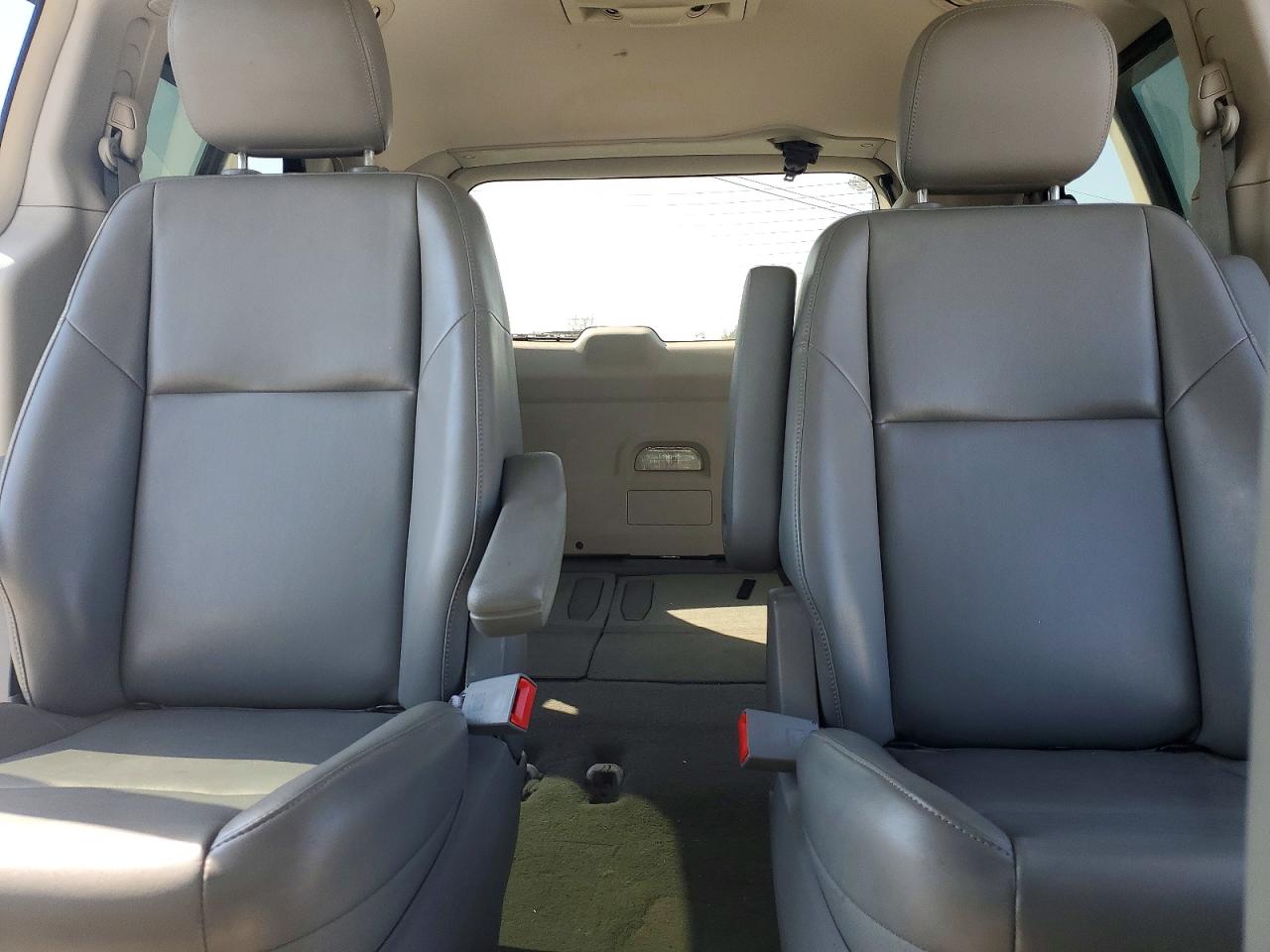 2010 Volkswagen Routan Se White vin: 2V4RW3D1XAR246044