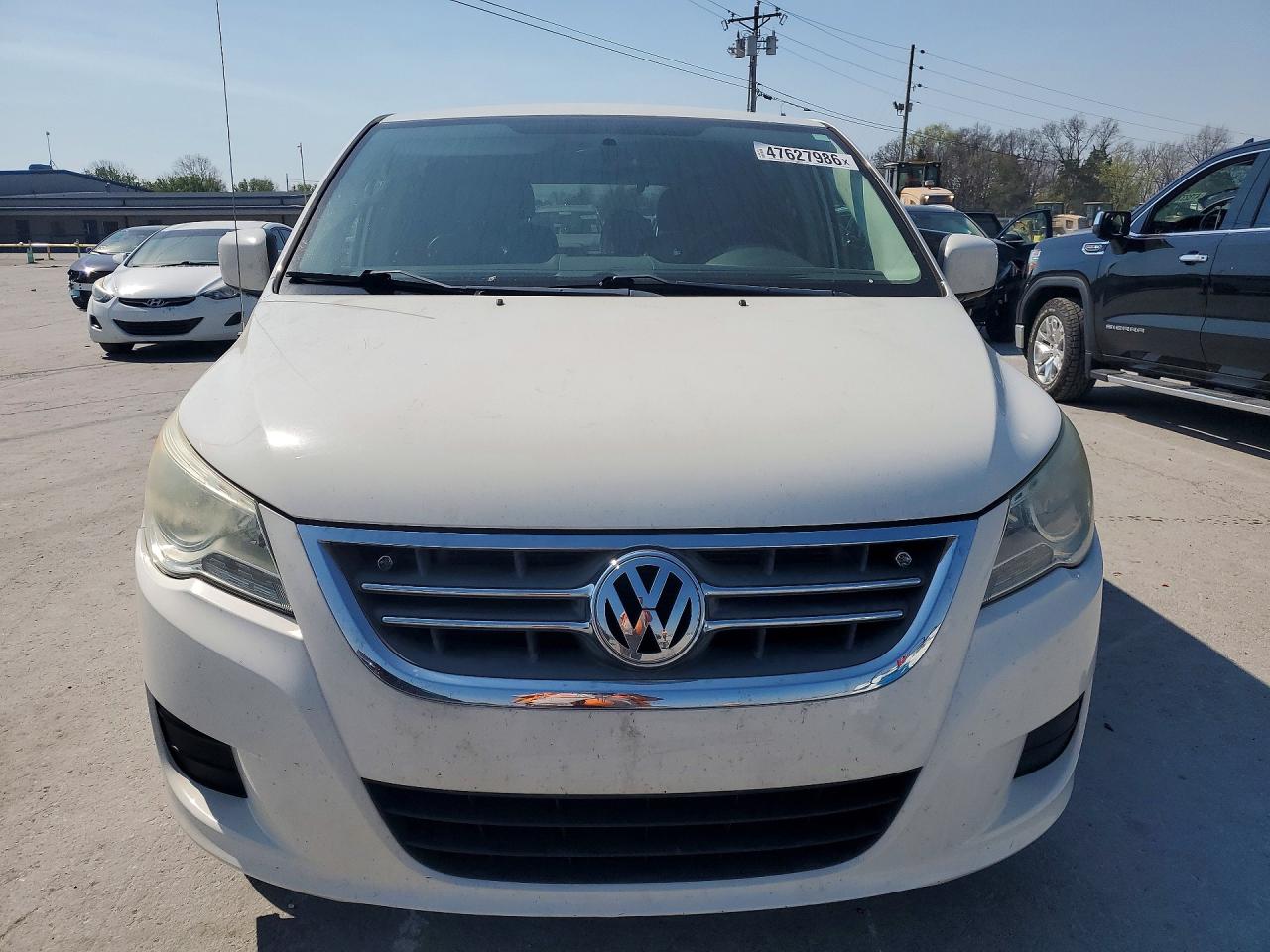 2010 Volkswagen Routan Se White vin: 2V4RW3D1XAR246044
