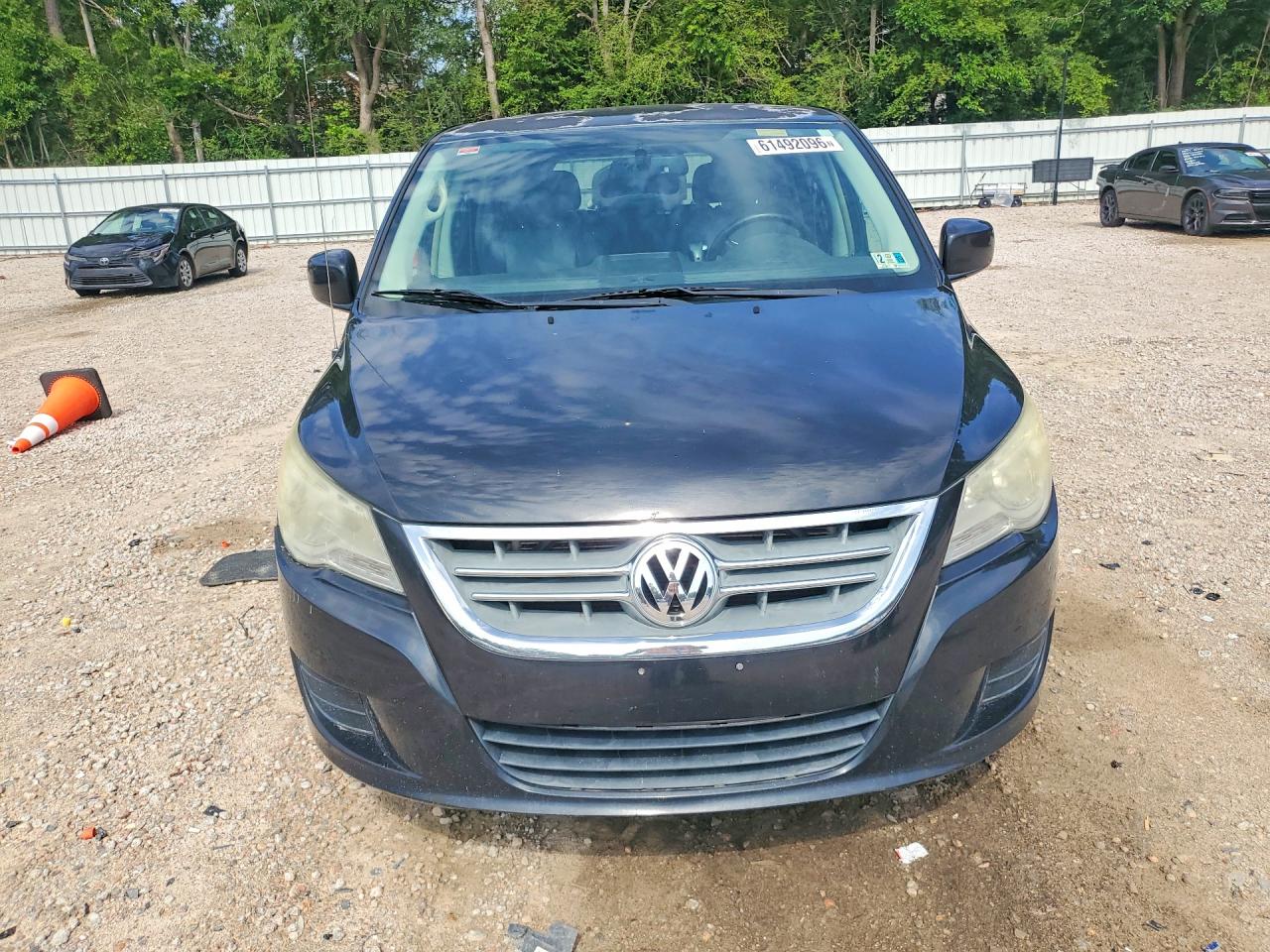 2010 Volkswagen Routan Se Black vin: 2V4RW3D1XAR280260