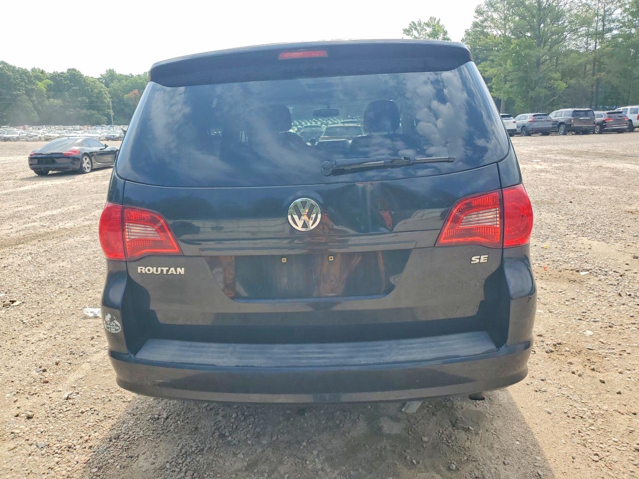 2010 Volkswagen Routan Se Black vin: 2V4RW3D1XAR280260