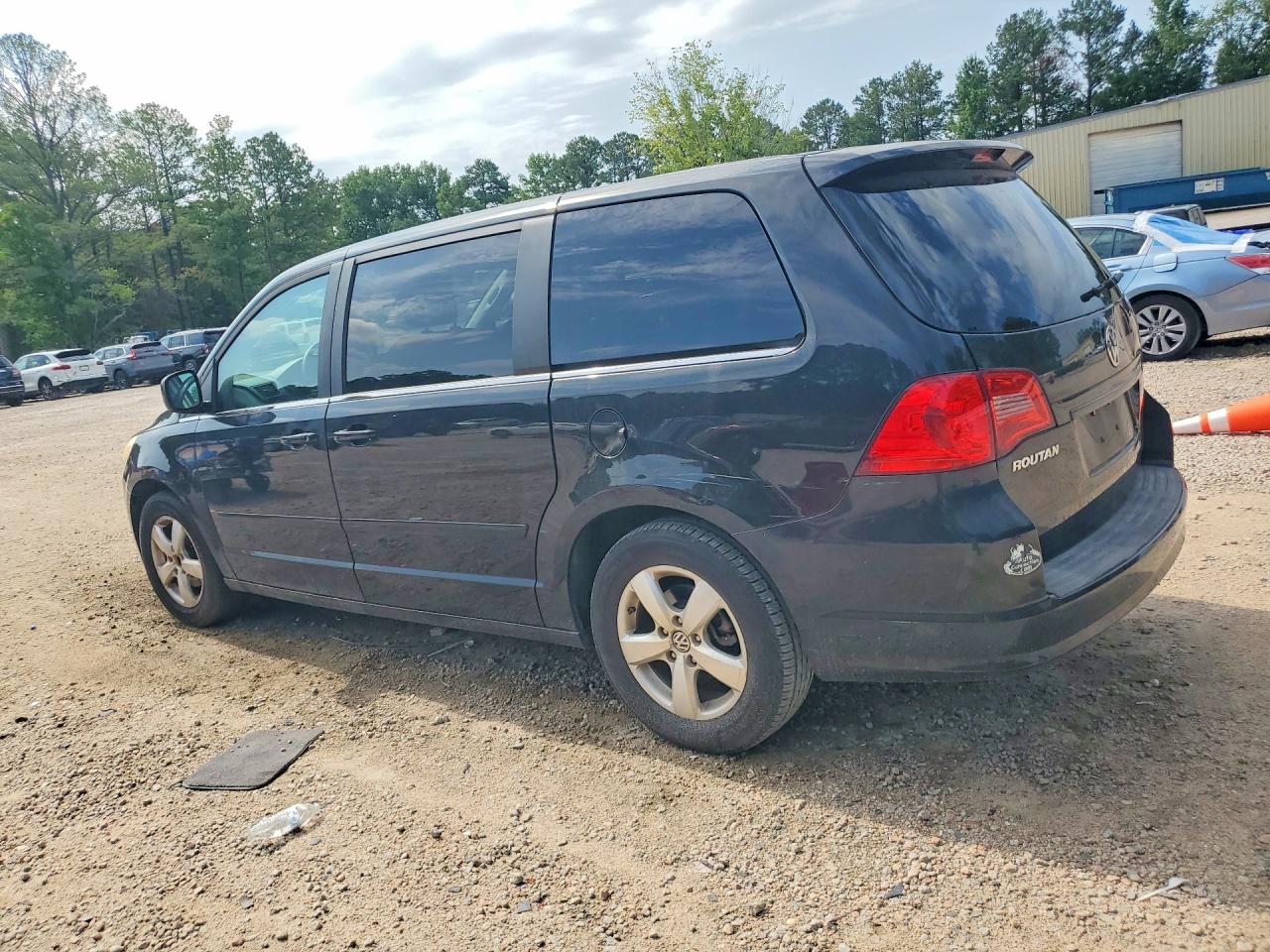 2010 Volkswagen Routan Se Black vin: 2V4RW3D1XAR280260