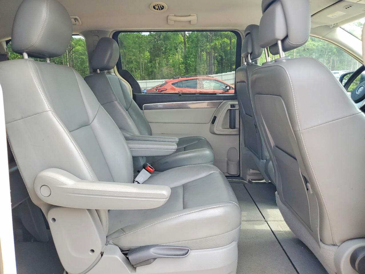 2010 Volkswagen Routan Se Black vin: 2V4RW3D1XAR280260