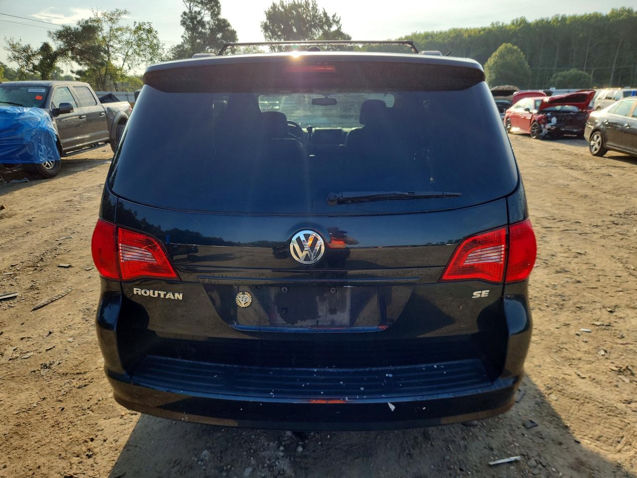 2011 Volkswagen Routan Se Black vin: 2V4RW3DG0BR625799