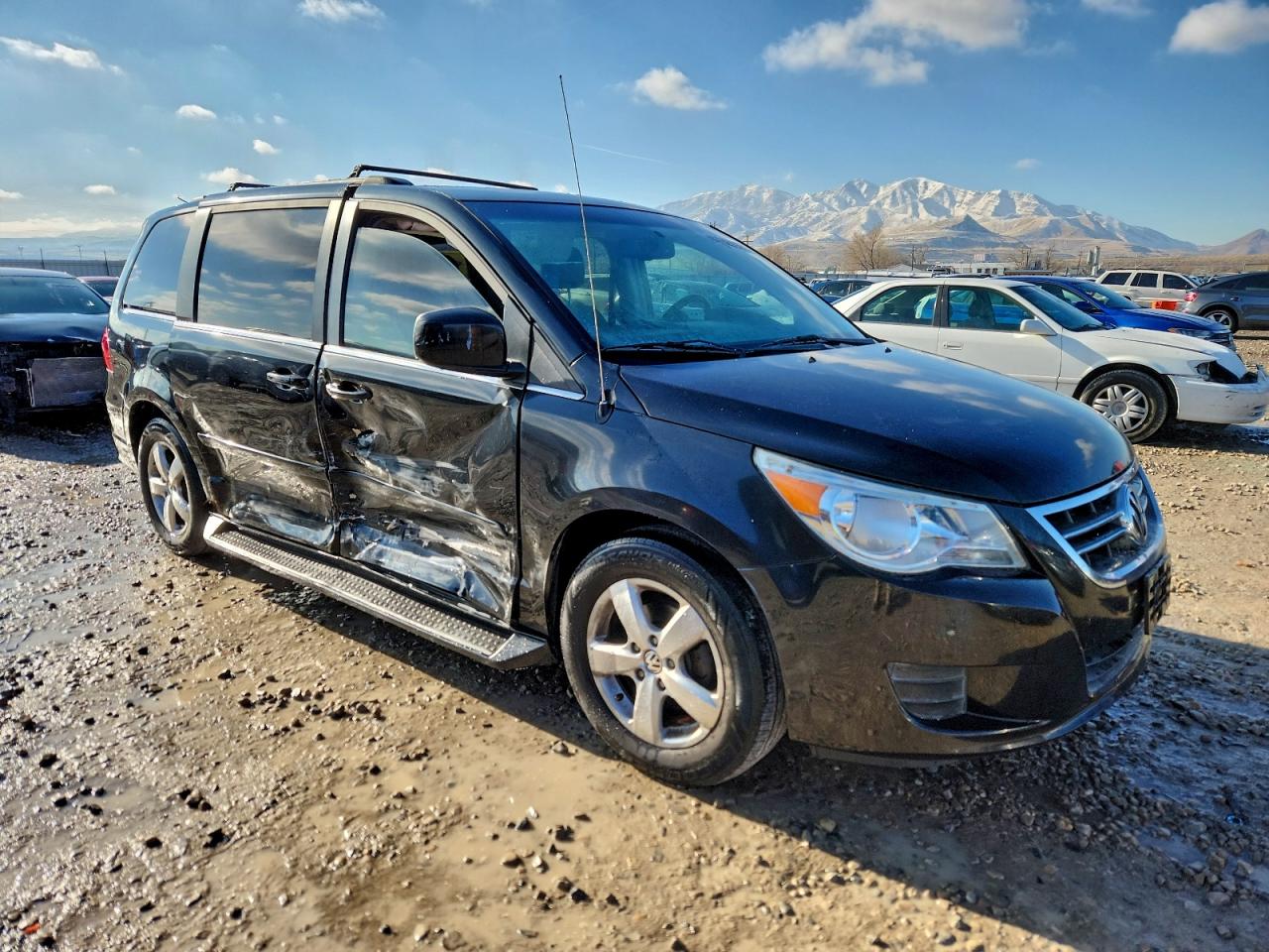 2011 Volkswagen Routan Se Black vin: 2V4RW3DG0BR669611
