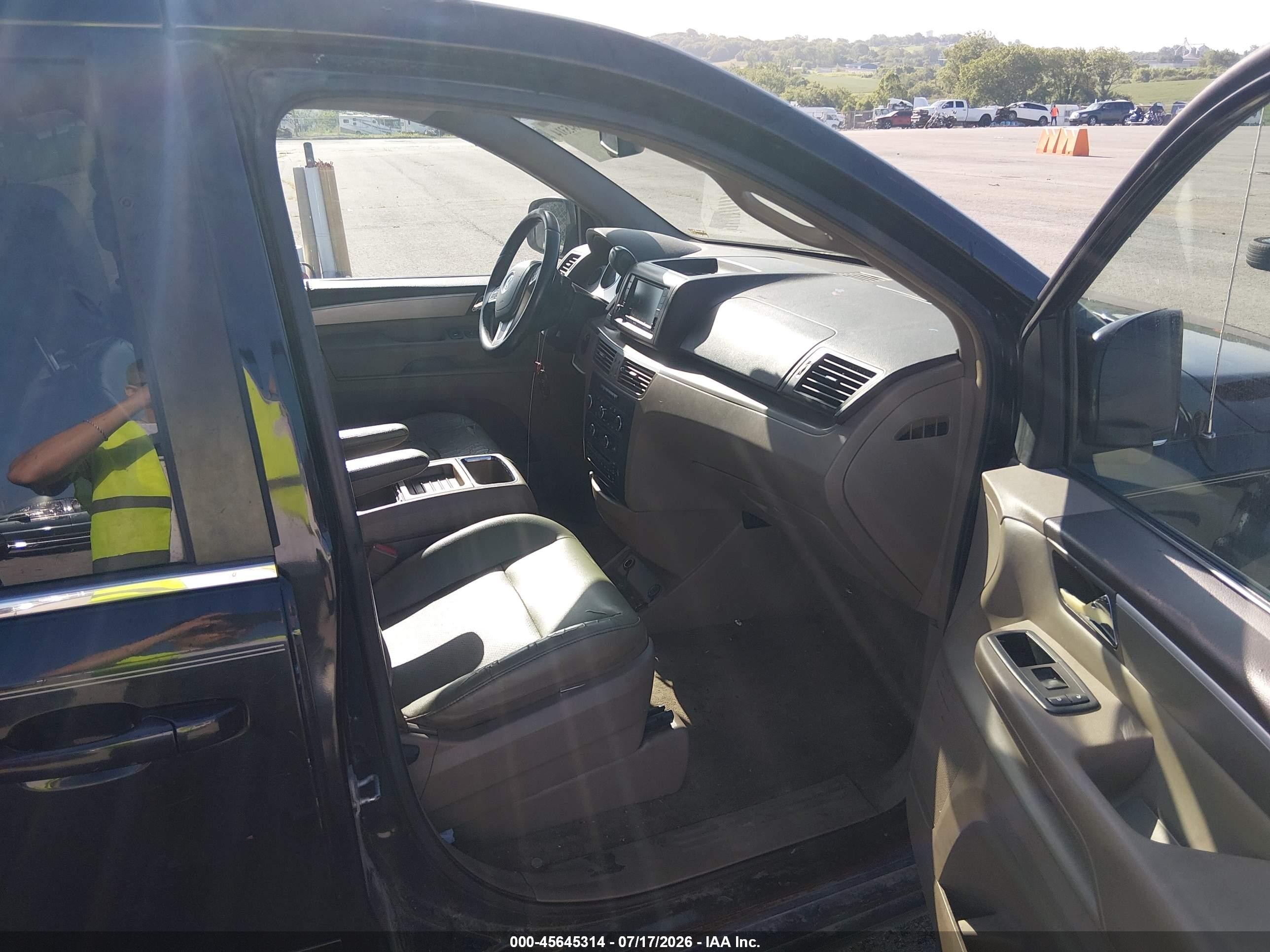 2011 Volkswagen Routan Se Black vin: 2V4RW3DG0BR670211