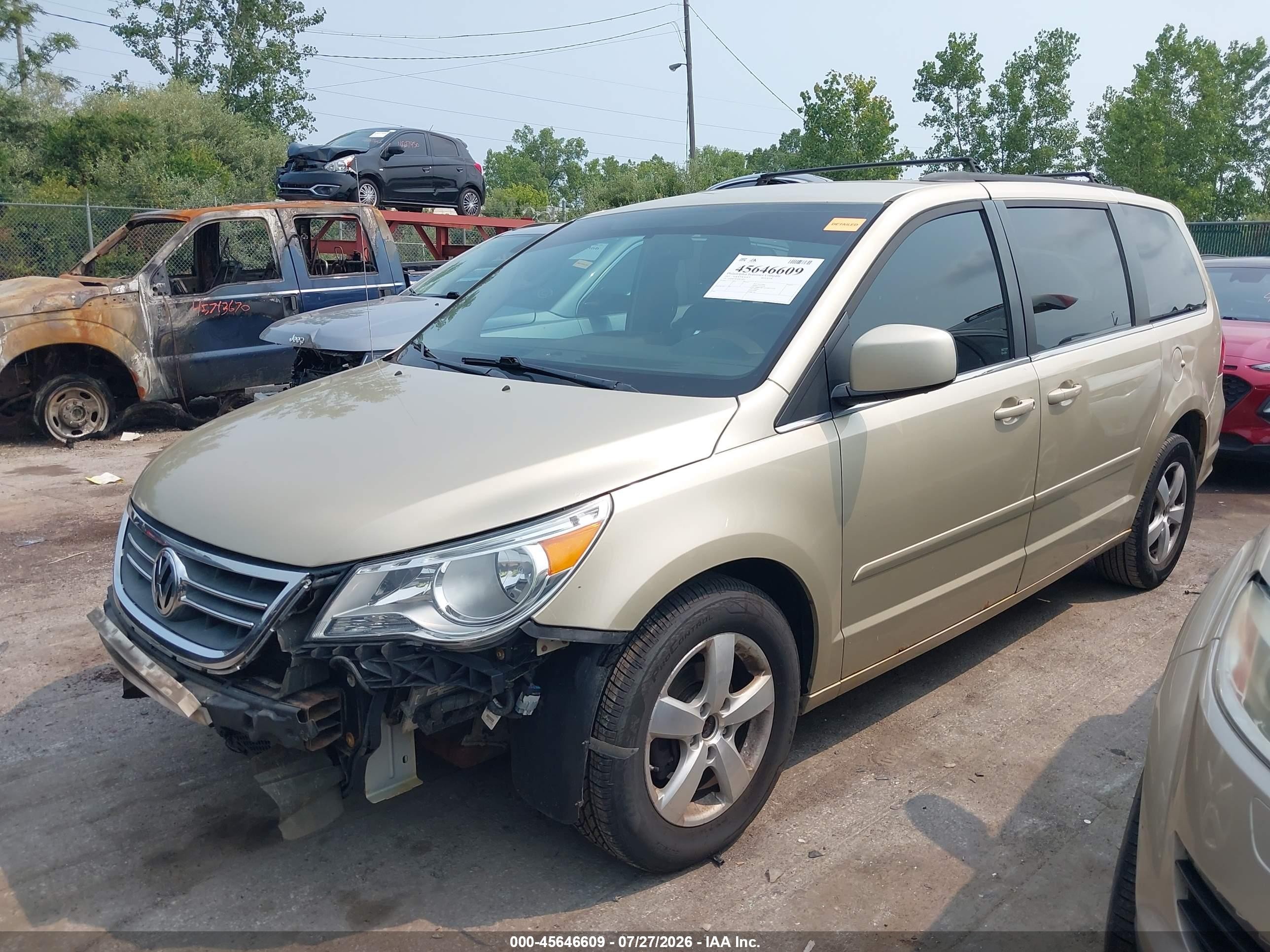 2011 Volkswagen Routan Se Beige vin: 2V4RW3DG0BR766811
