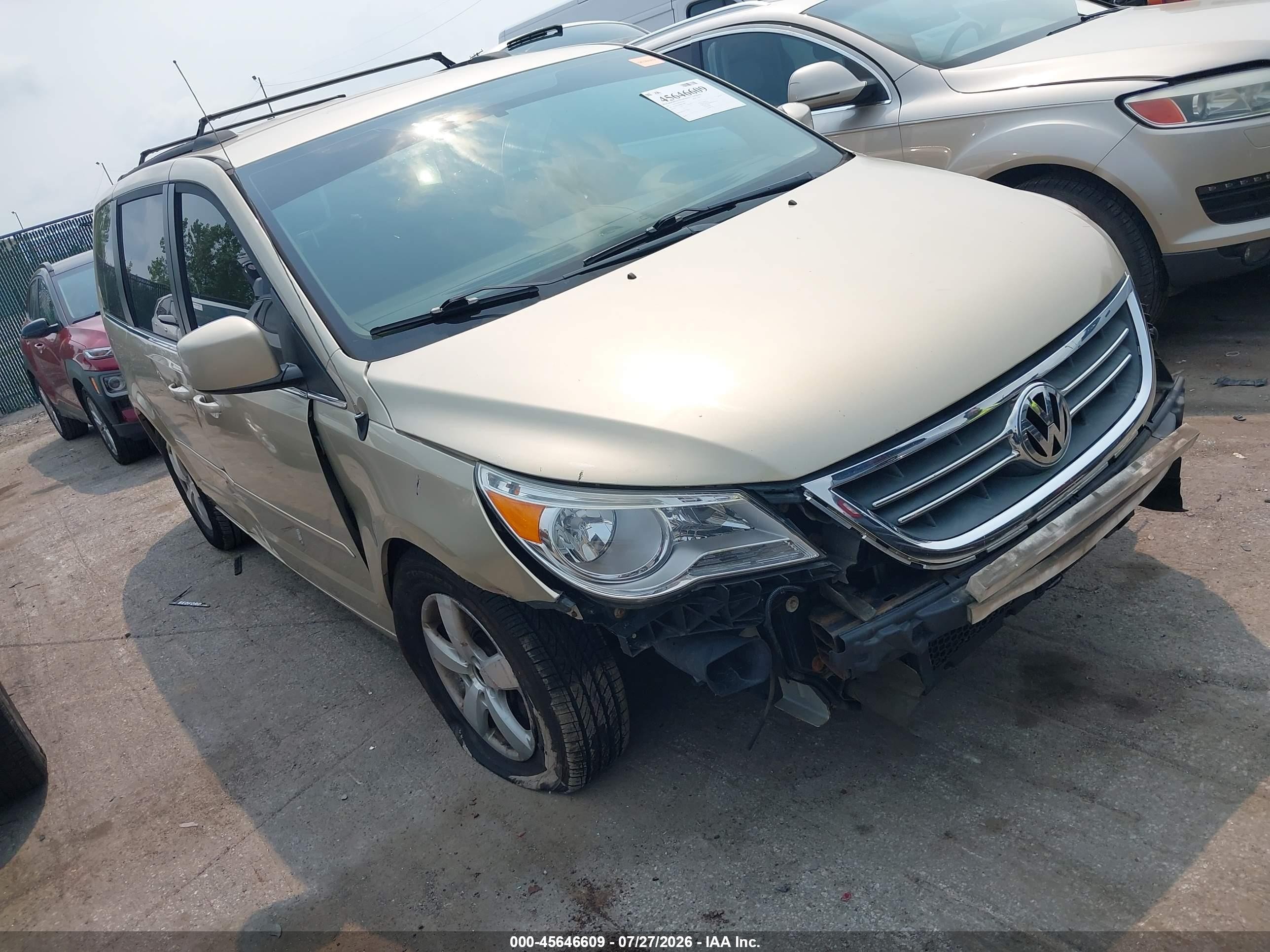2011 Volkswagen Routan Se Beige vin: 2V4RW3DG0BR766811