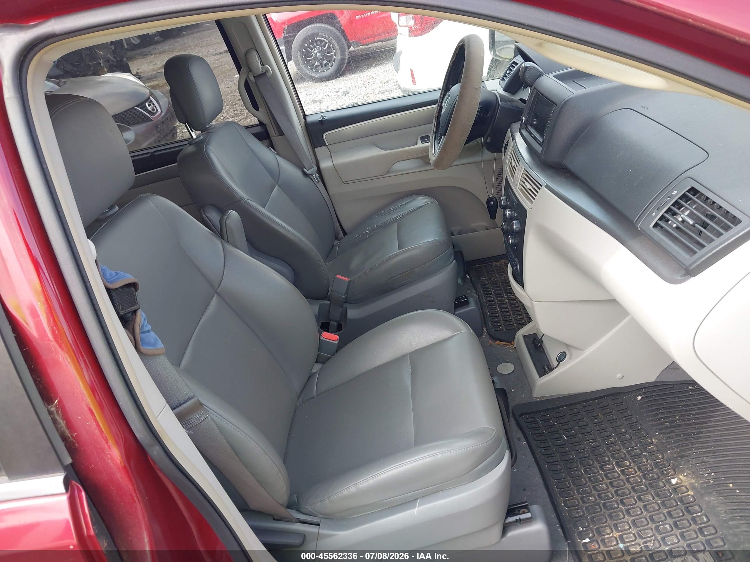 2011 Volkswagen Routan Se Red vin: 2V4RW3DG1BR717942