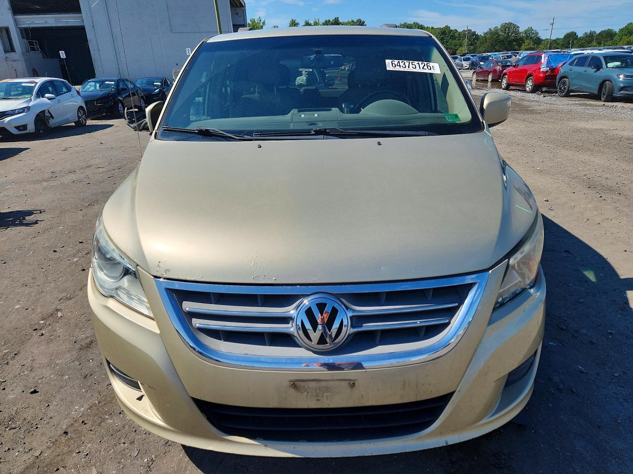 2011 Volkswagen Routan Se Beige vin: 2V4RW3DG1BR789563