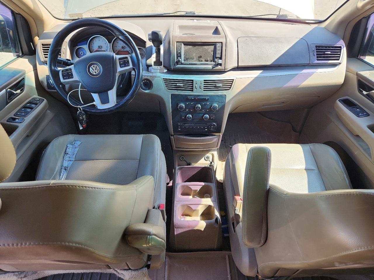2011 Volkswagen Routan Se Beige vin: 2V4RW3DG1BR789563