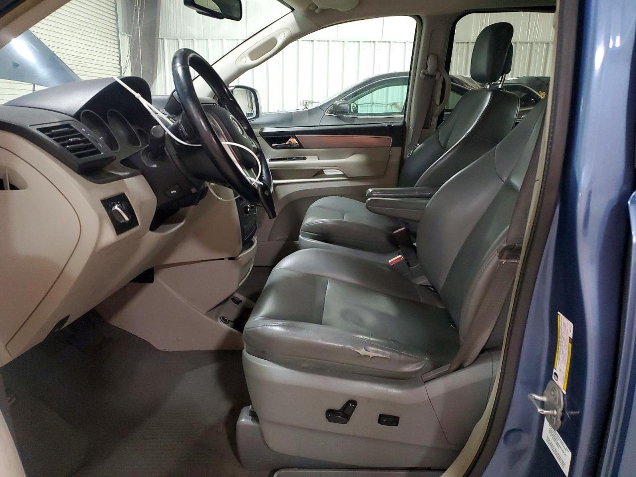 2011 Volkswagen Routan Se Blue vin: 2V4RW3DG2BR738797