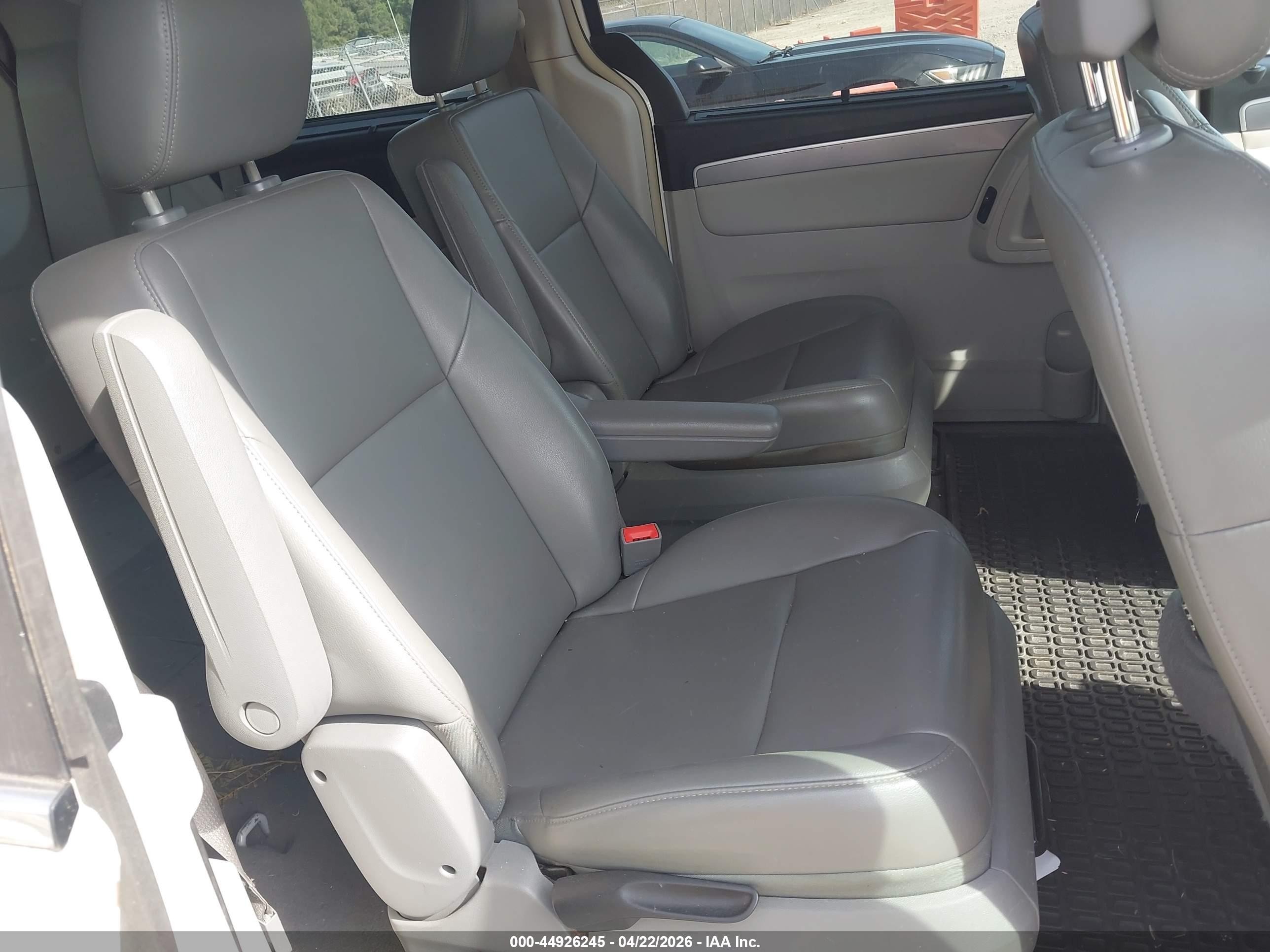 2011 Volkswagen Routan Se Белый vin: 2V4RW3DG3BR626137