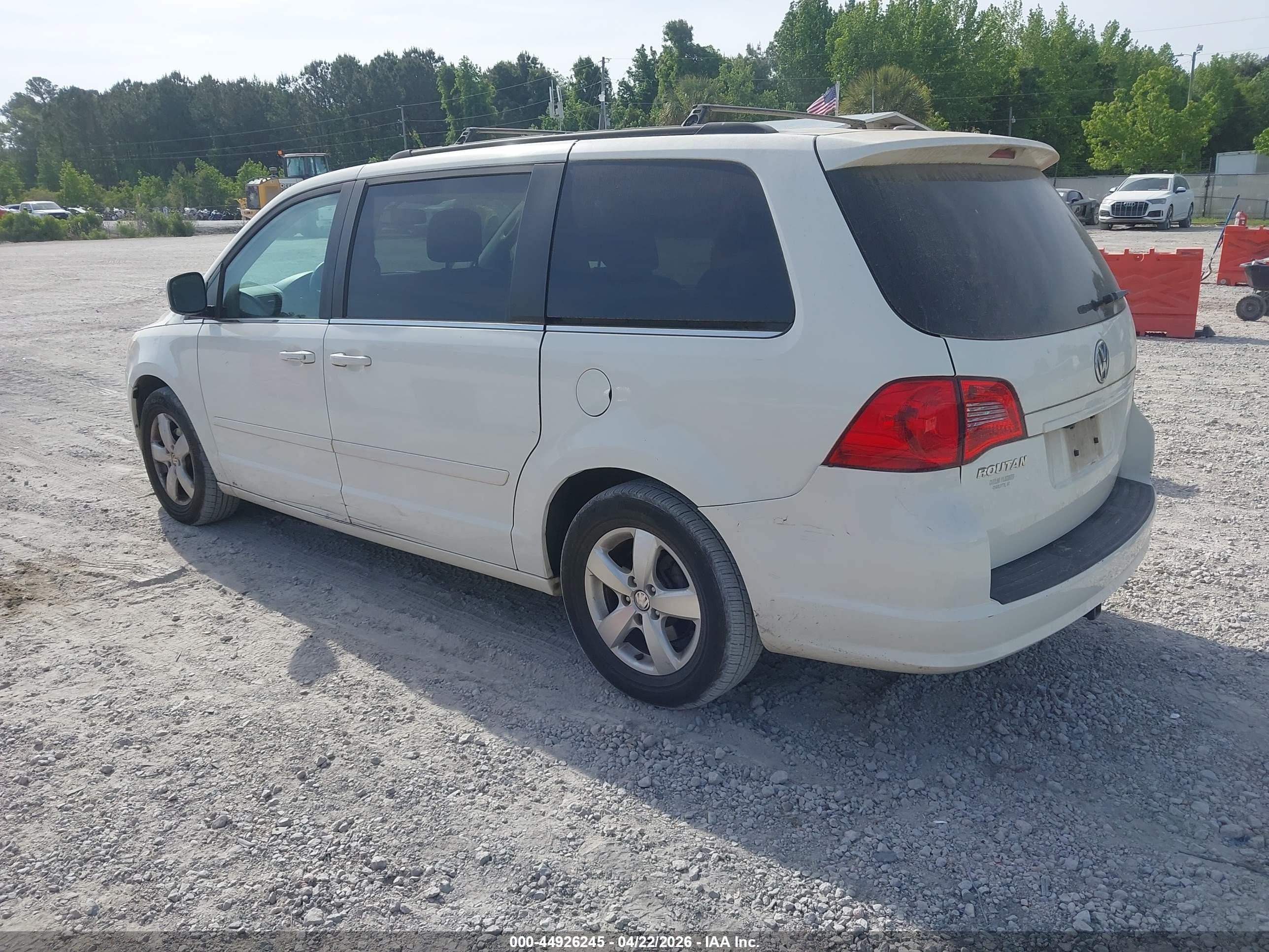 2011 Volkswagen Routan Se Белый vin: 2V4RW3DG3BR626137