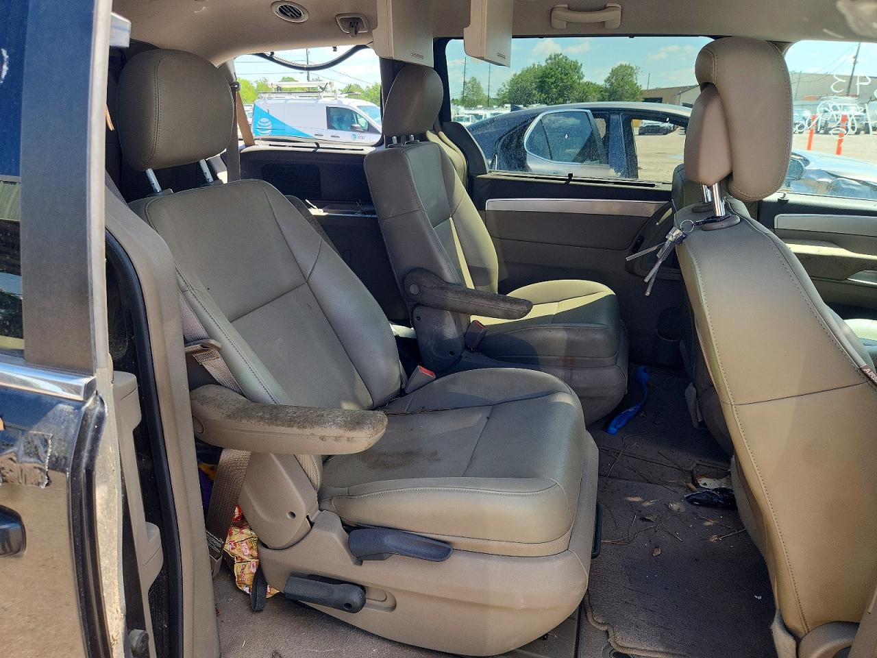 2011 Volkswagen Routan Se Black vin: 2V4RW3DG3BR643486
