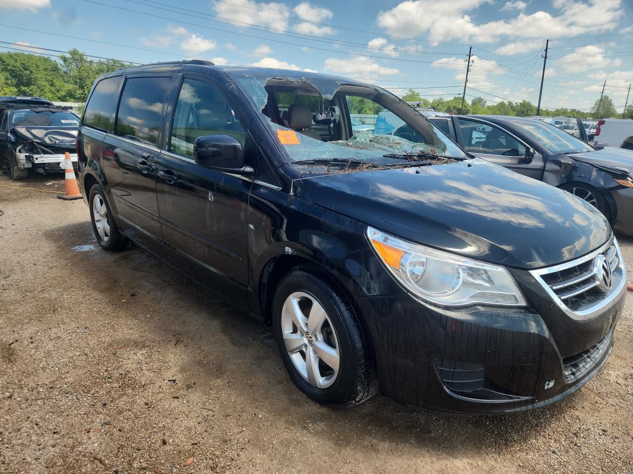 2011 Volkswagen Routan Se Black vin: 2V4RW3DG3BR643486 Damage: Right Drip Rail, Dent(S) W/ Paint Dmg, 3 To 4 Inches