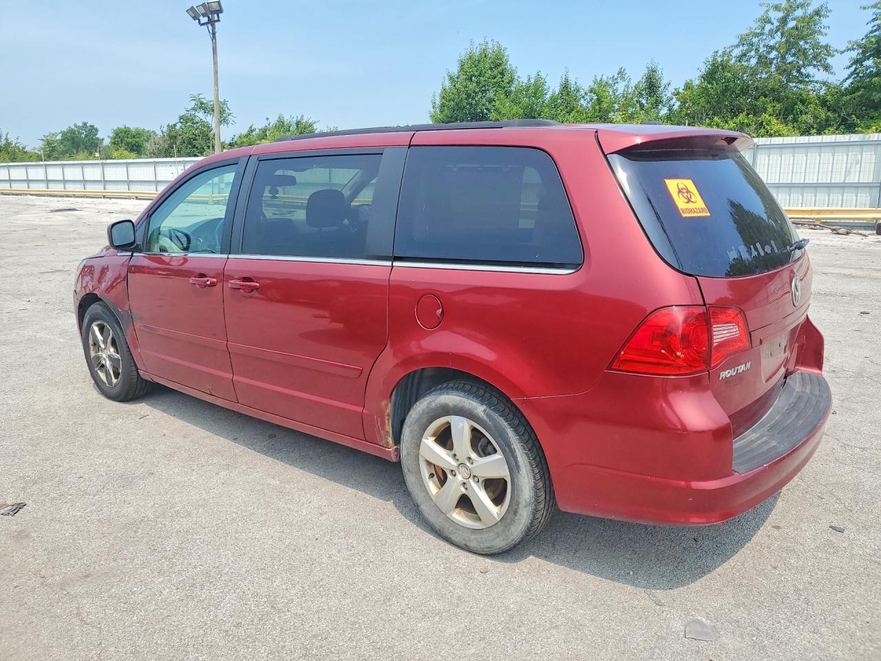 2011 Volkswagen Routan Se Красный vin: 2V4RW3DG4BR641908