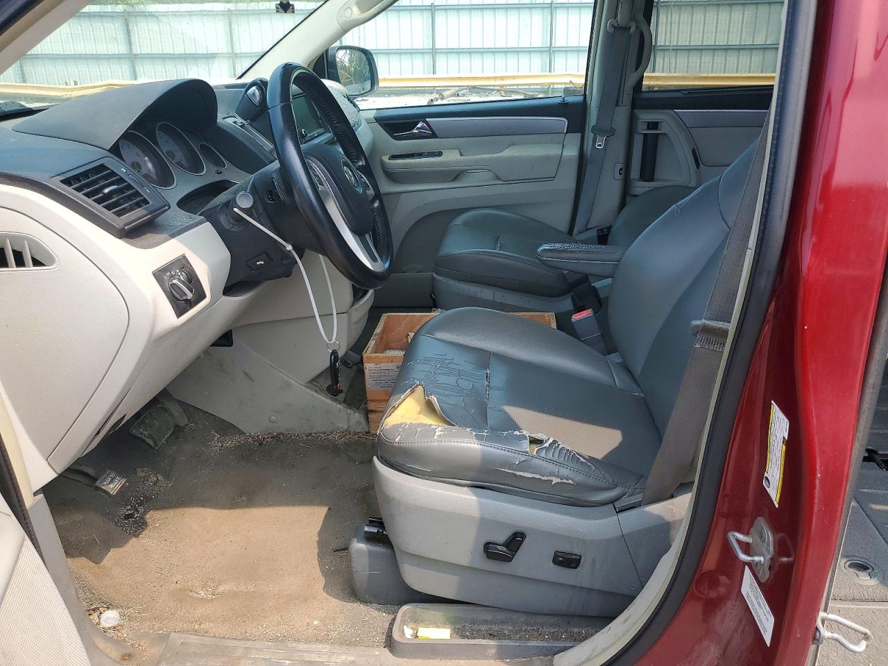 2011 Volkswagen Routan Se Красный vin: 2V4RW3DG4BR641908