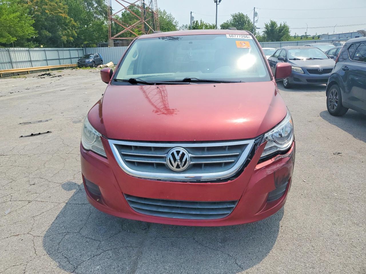 2011 Volkswagen Routan Se Красный vin: 2V4RW3DG4BR641908