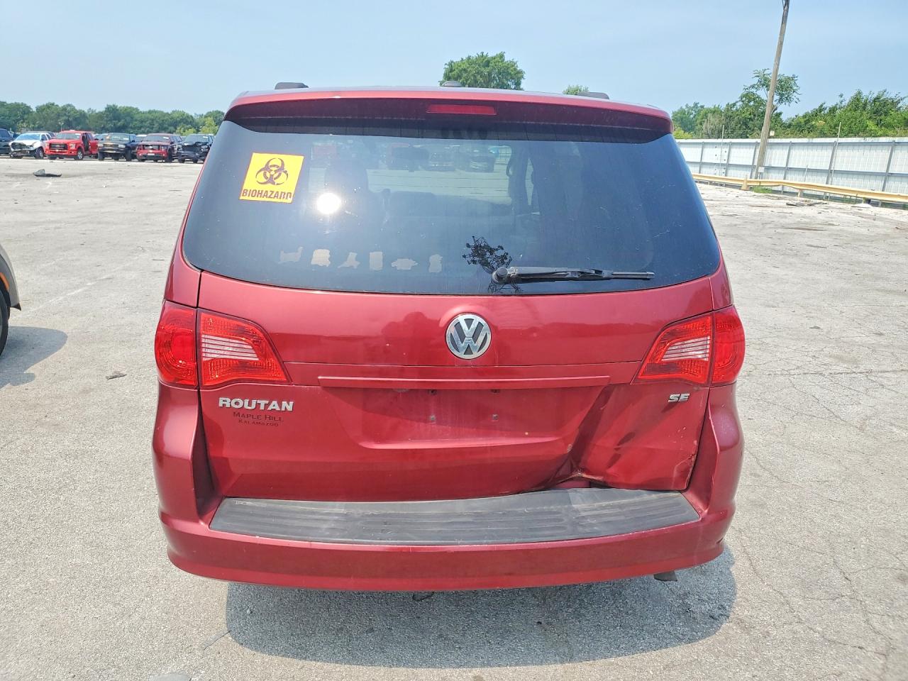 2011 Volkswagen Routan Se Красный vin: 2V4RW3DG4BR641908