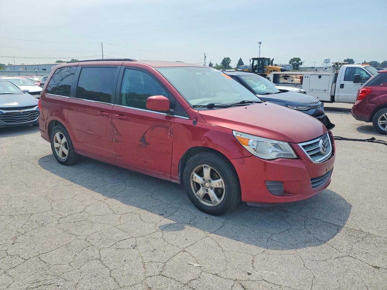 2011 Volkswagen Routan Se Красный vin: 2V4RW3DG4BR641908