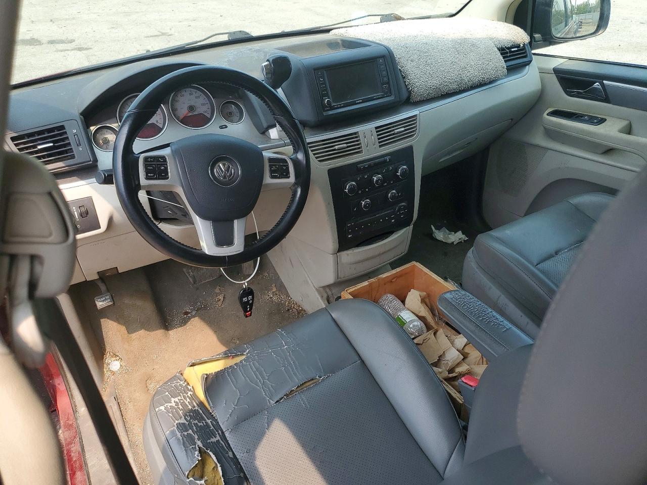 2011 Volkswagen Routan Se Красный vin: 2V4RW3DG4BR641908