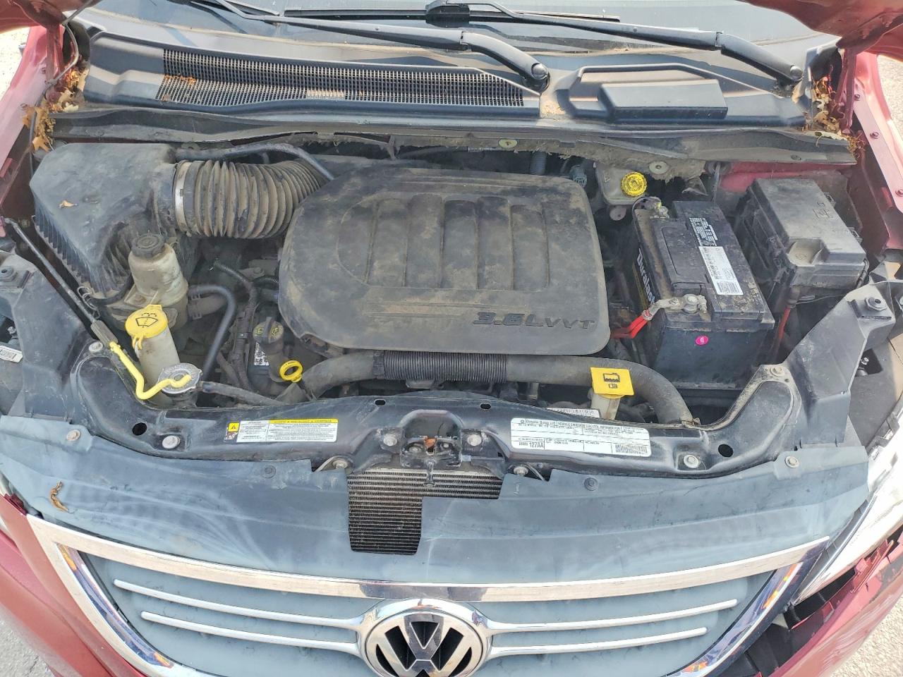 2011 Volkswagen Routan Se Красный vin: 2V4RW3DG4BR641908
