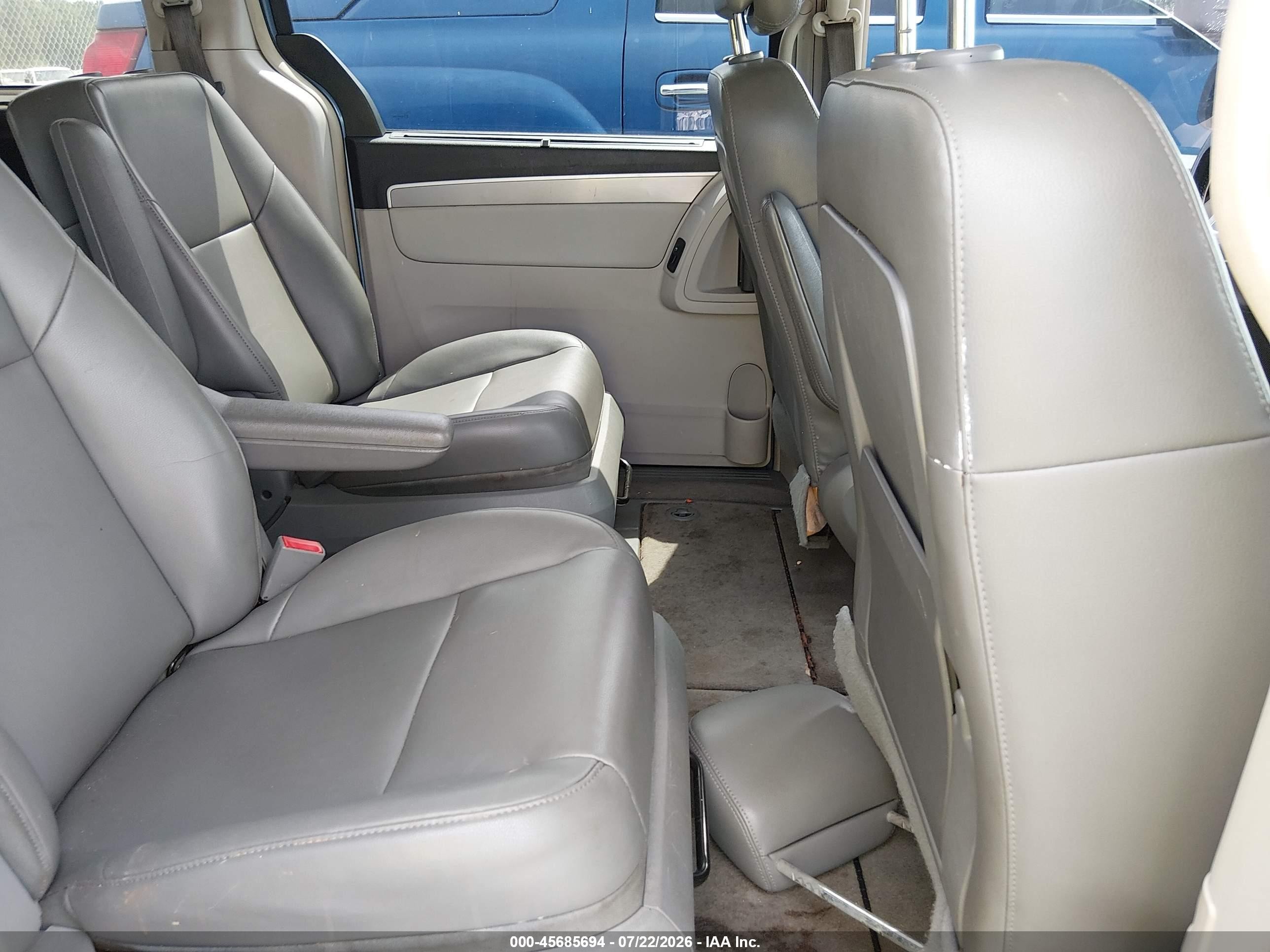 2011 Volkswagen Routan Se Blue vin: 2V4RW3DG4BR805058