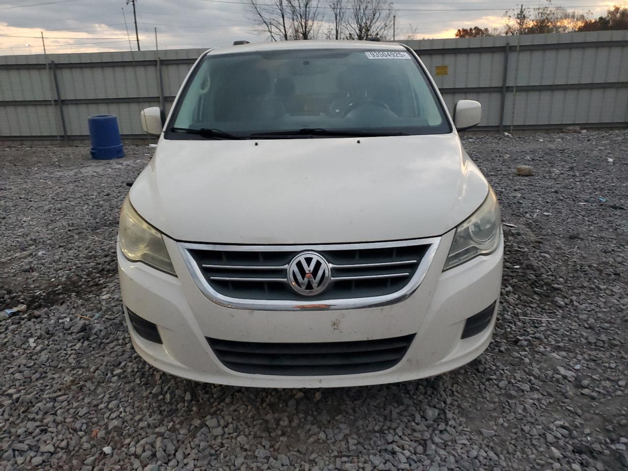2011 Volkswagen Routan Se White vin: 2V4RW3DG4BR805156