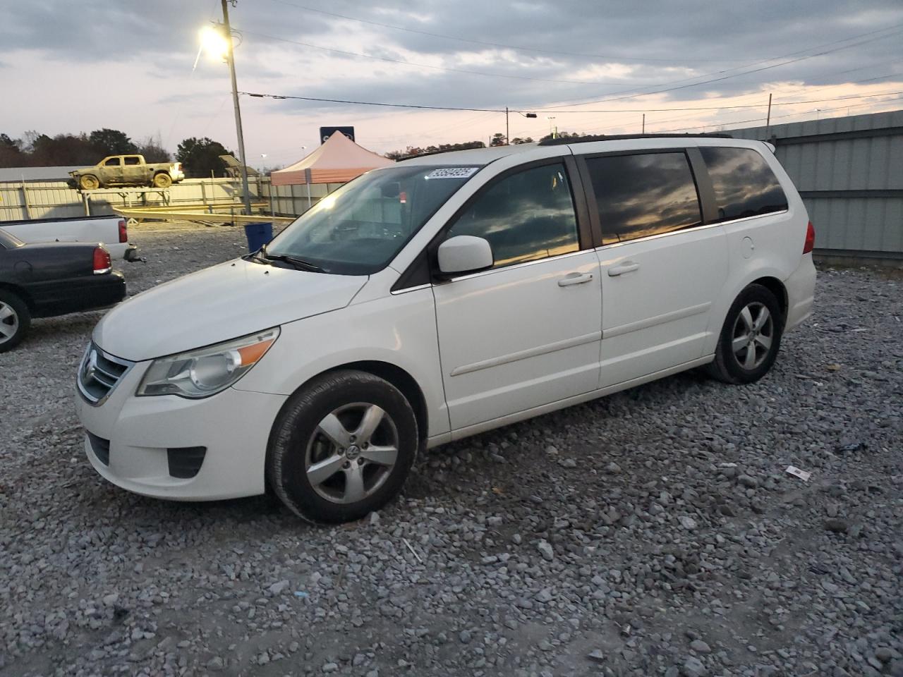 2011 Volkswagen Routan Se White vin: 2V4RW3DG4BR805156